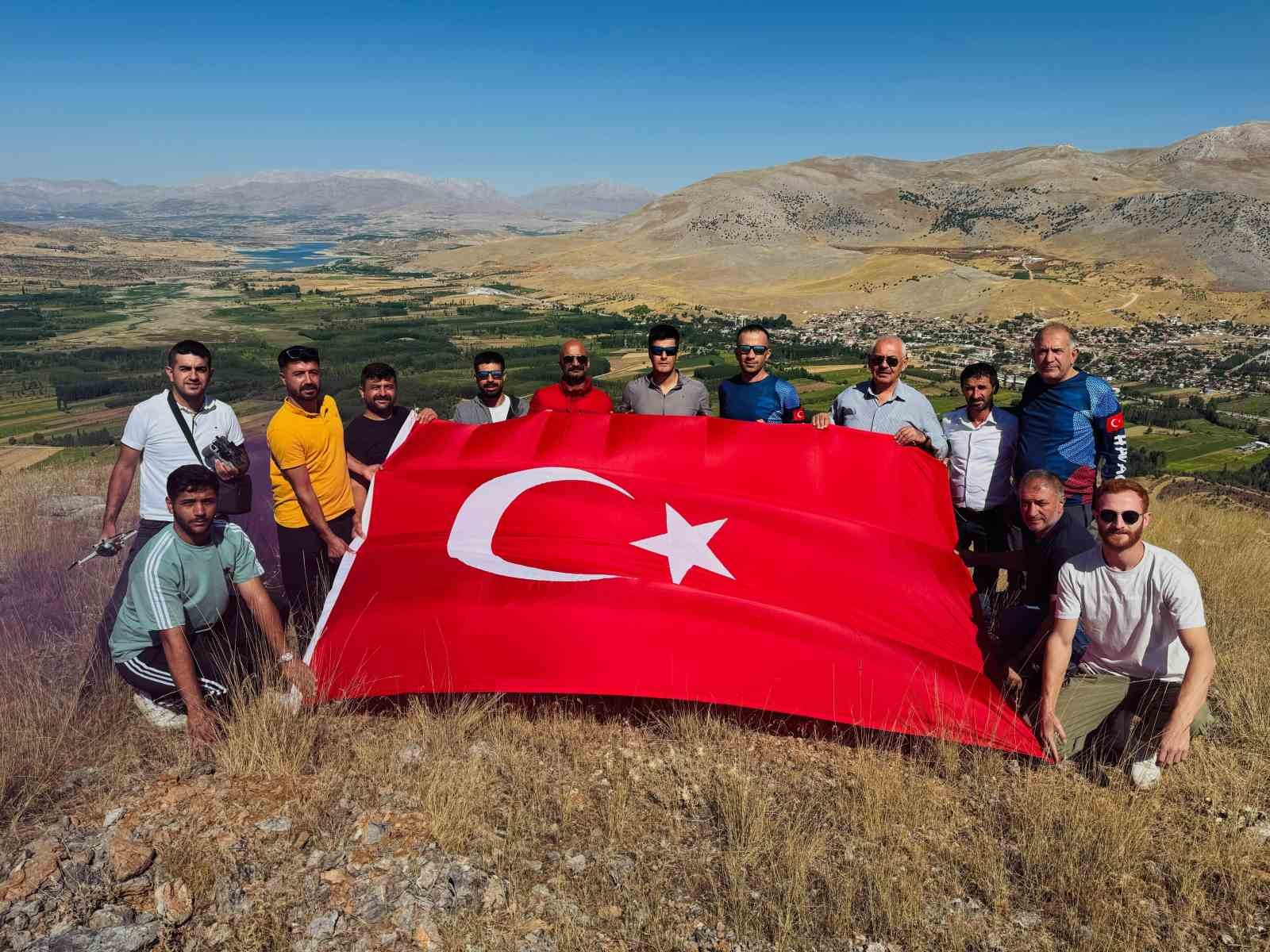 Doğanşehir’de yamaç paraşütü etkinliği yapıldı
