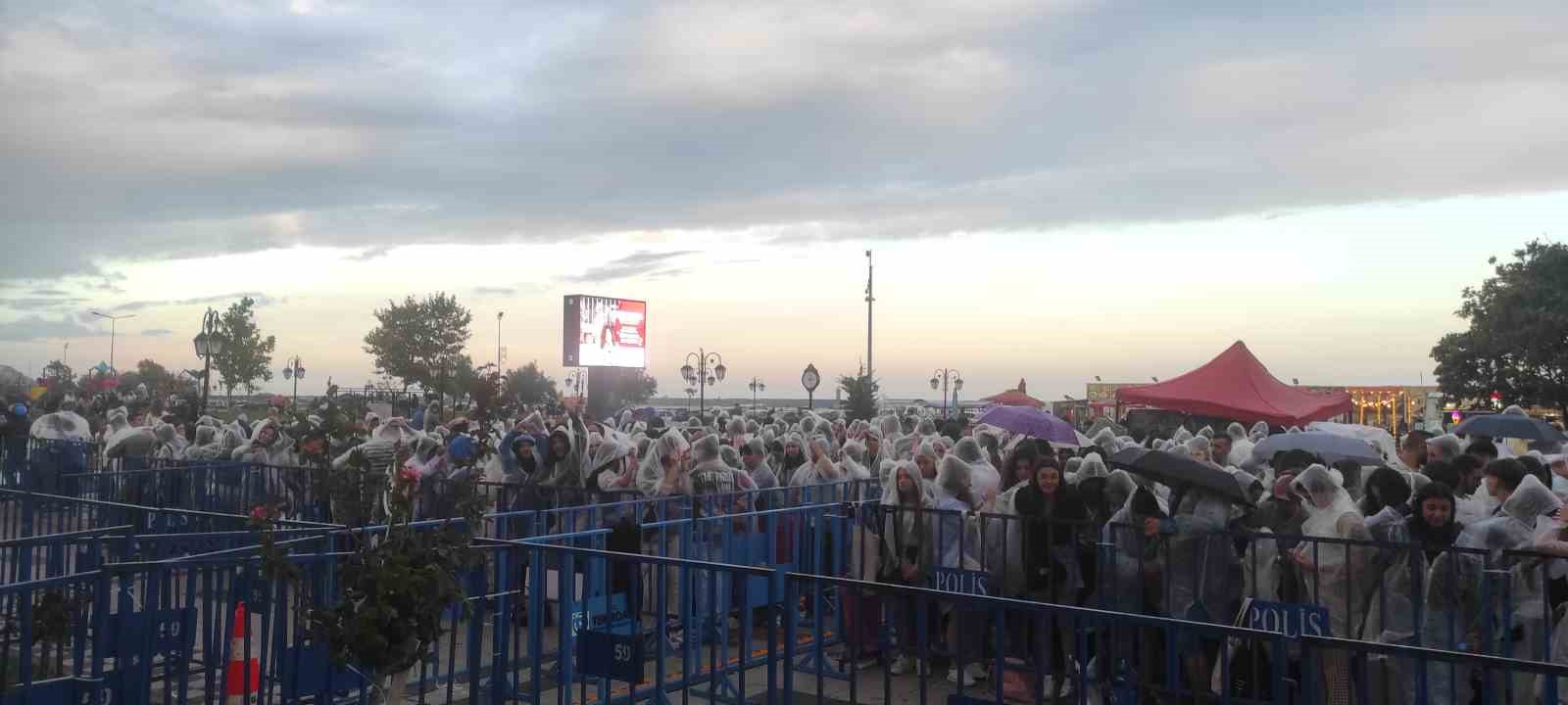 Tekirdağ’da sağanak yağış etkili oldu
