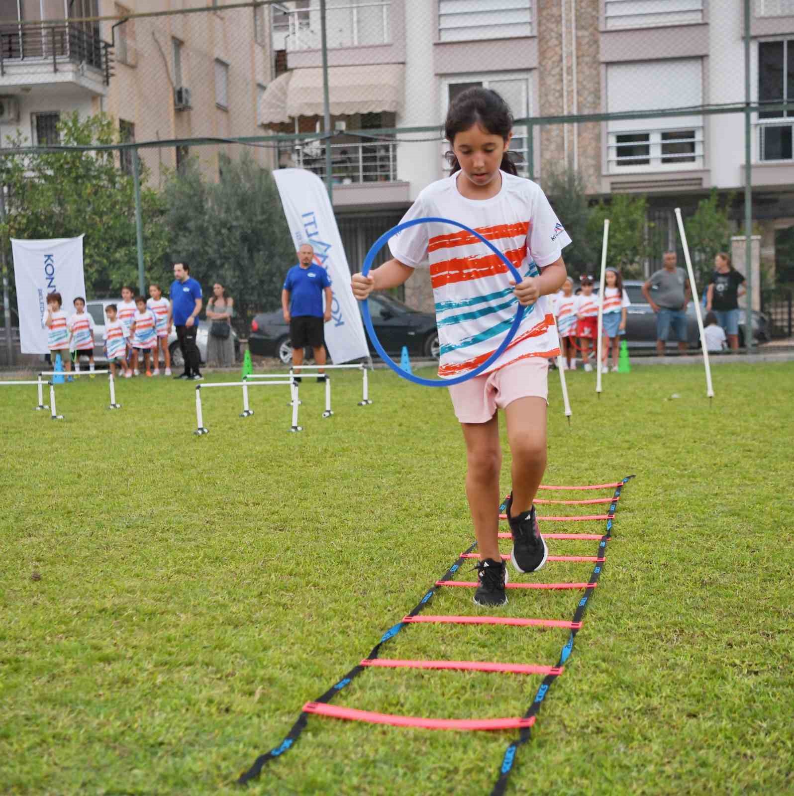 Konyaaltı’nda yaz spor kurslarının sertifika töreni yapıldı
