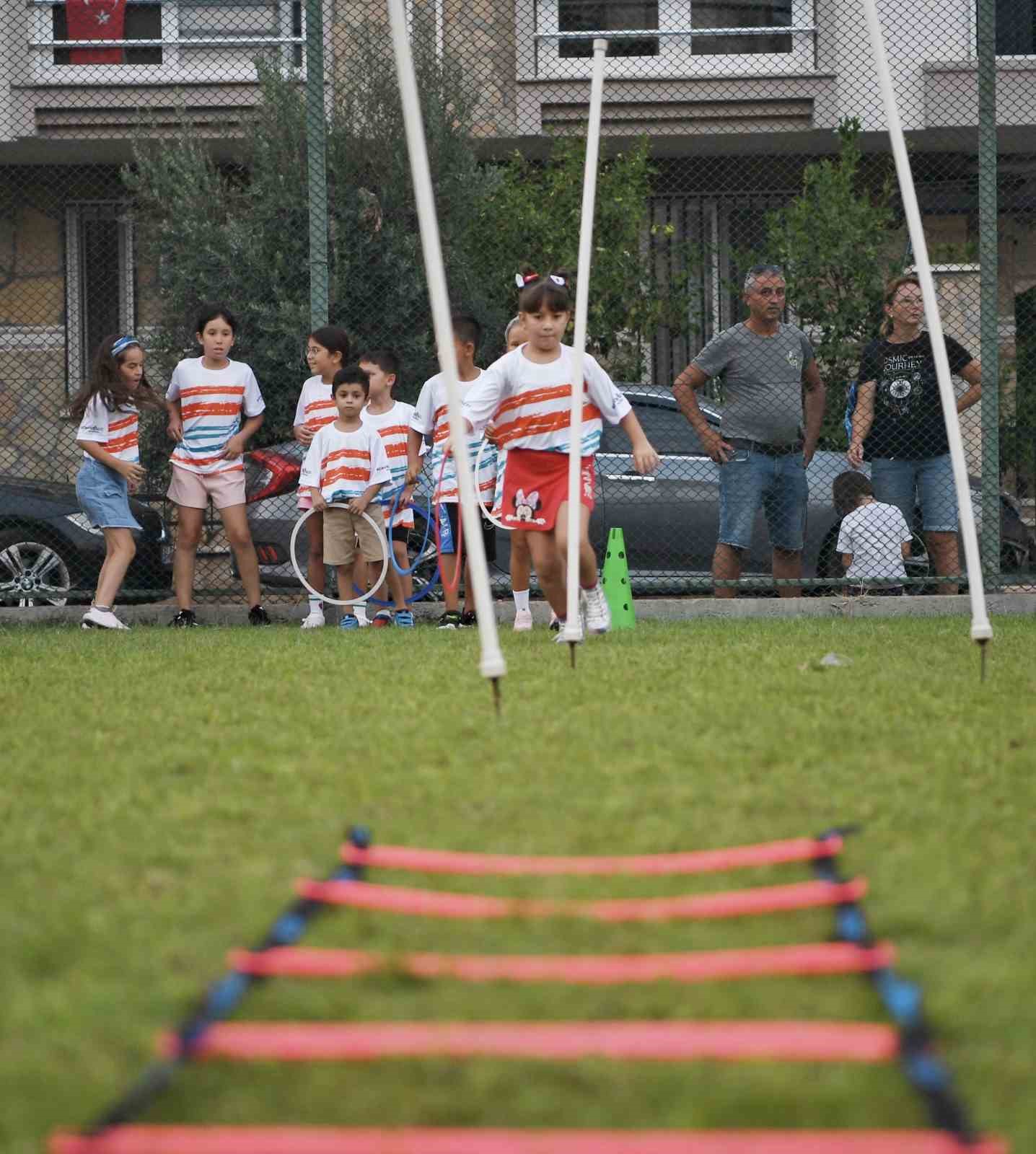 Konyaaltı’nda yaz spor kurslarının sertifika töreni yapıldı
