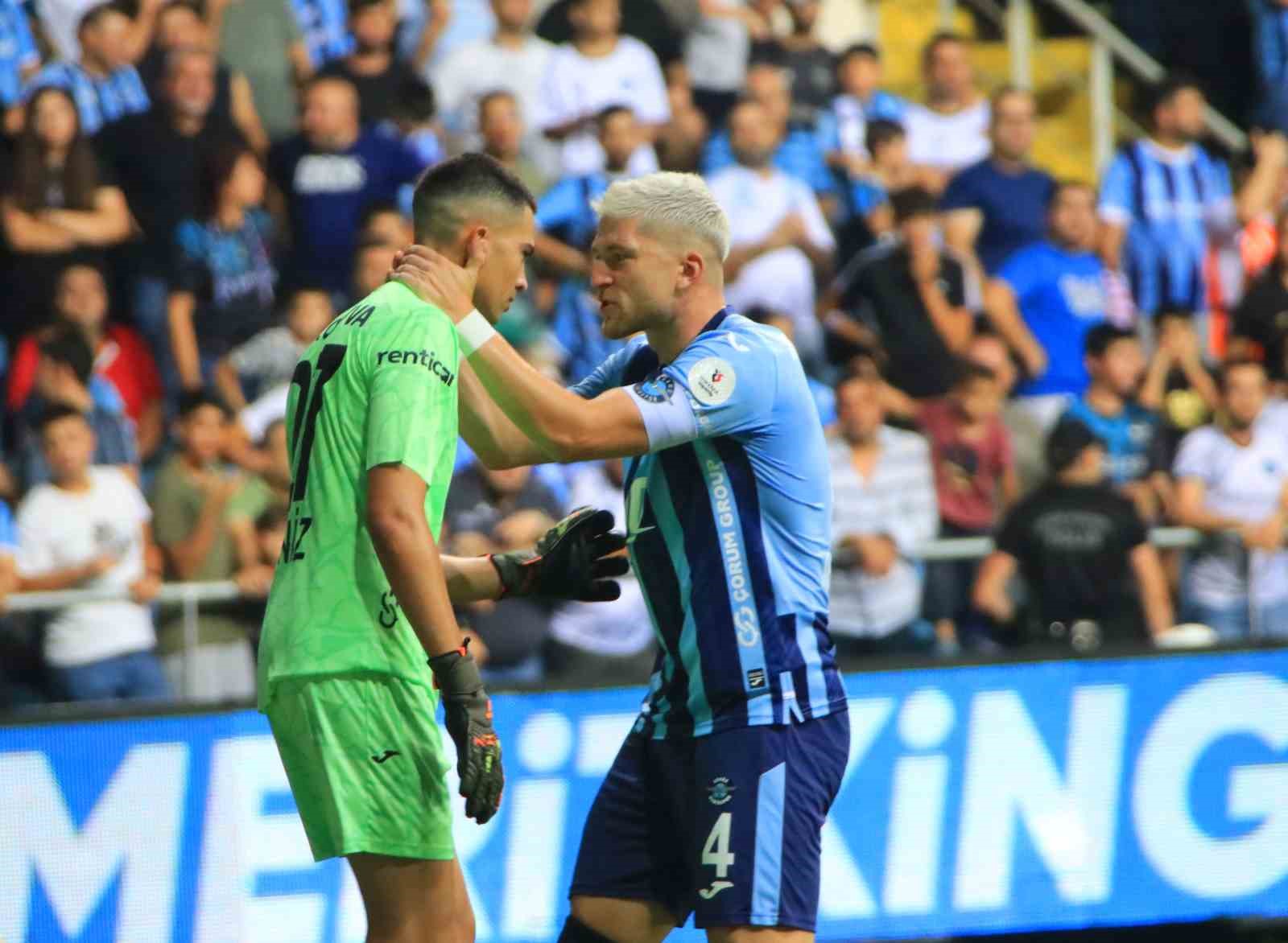 Trendyol Süper Lig : Adana Demirspor : 0 - Galatasaray : 4 (İlk yarı)
