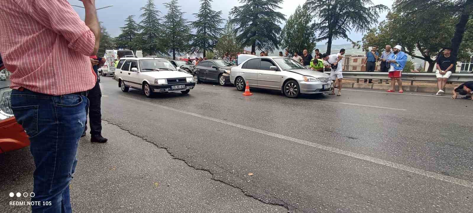 Denizli’de yağışın ardından zincirleme kaza: 5 yaralı
