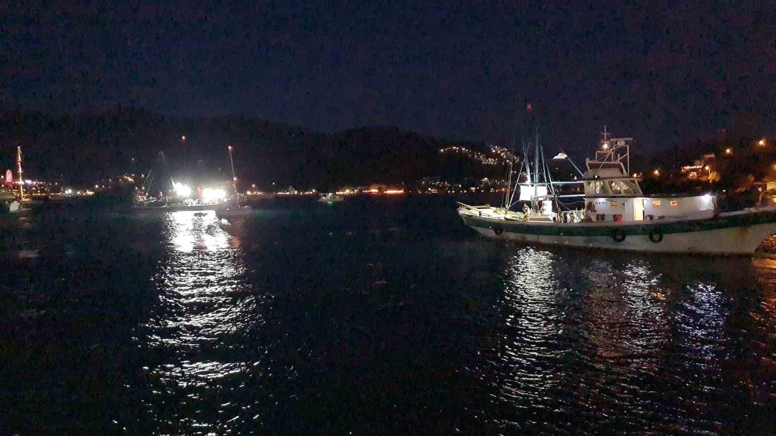 Bodrum’da av sezonu açıldı: 40 bin yavru levrek denize bırakıldı
