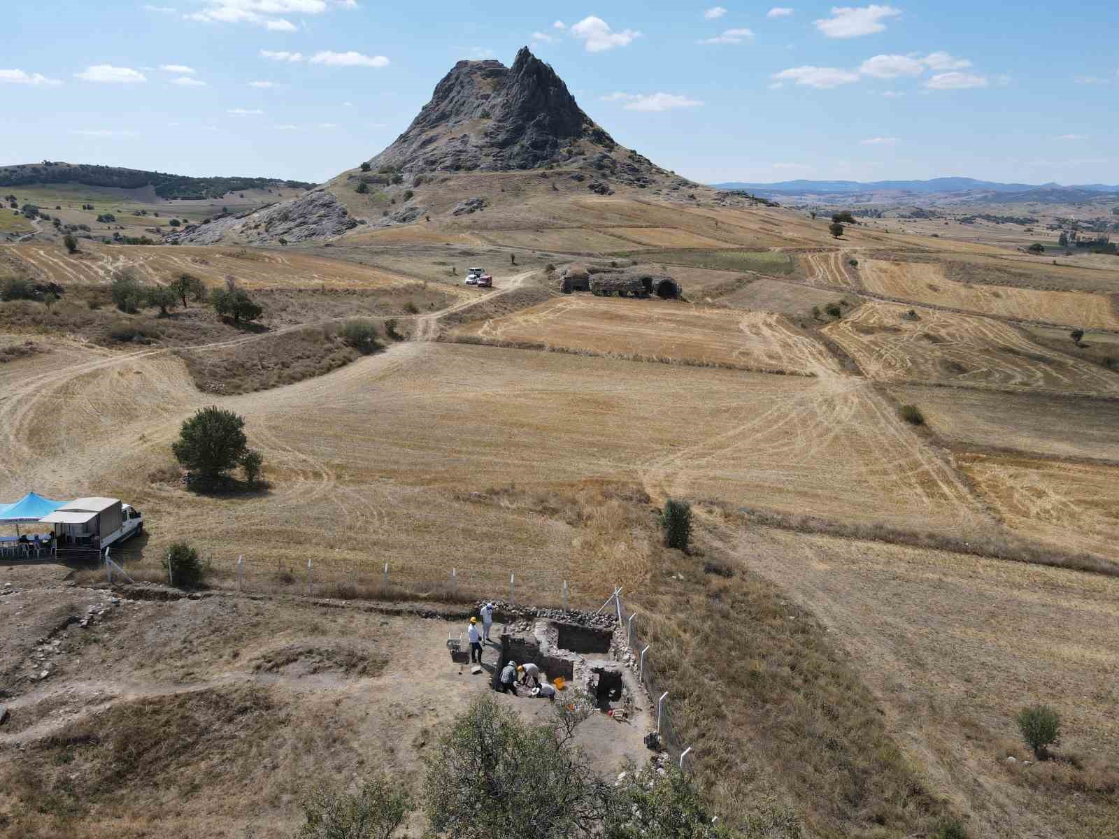 Kalehisarda 800 yıllık kandil bulundu
