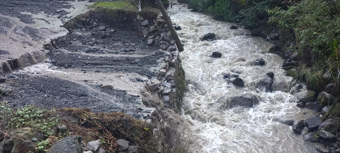 Artvin’de şiddetli yağış sel ve su taşkınlarına neden oldu
