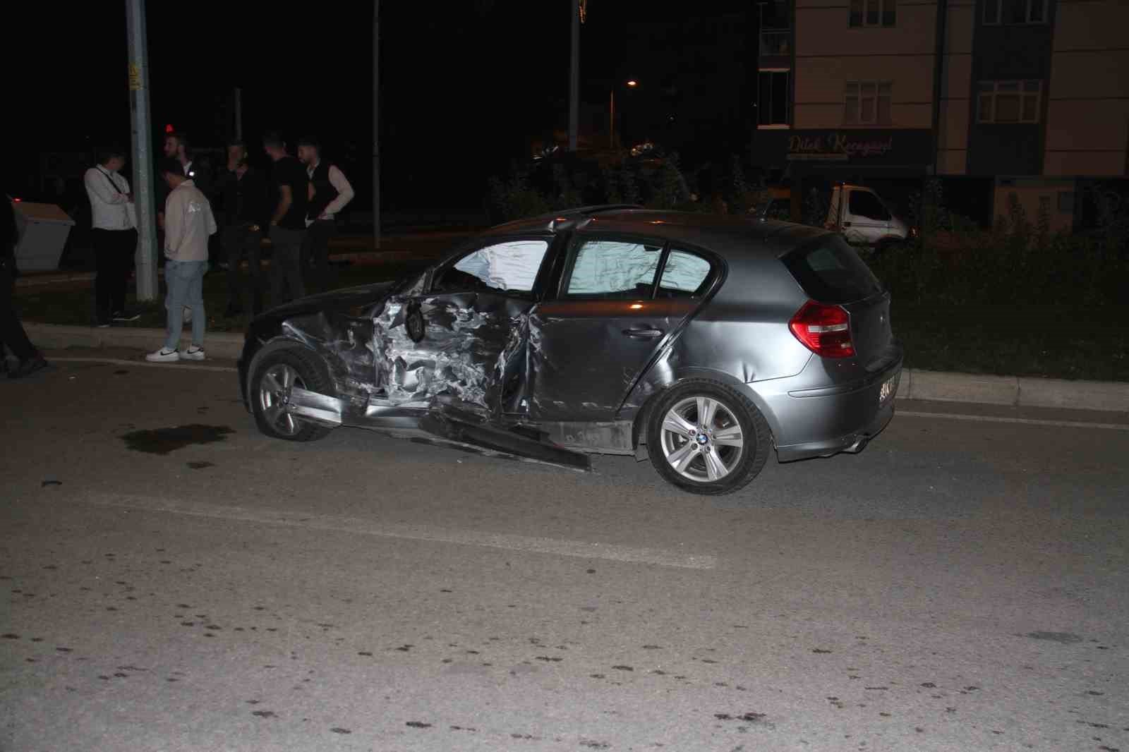 Beyşehir’de otomobiller çarpıştı: 4 yaralı
