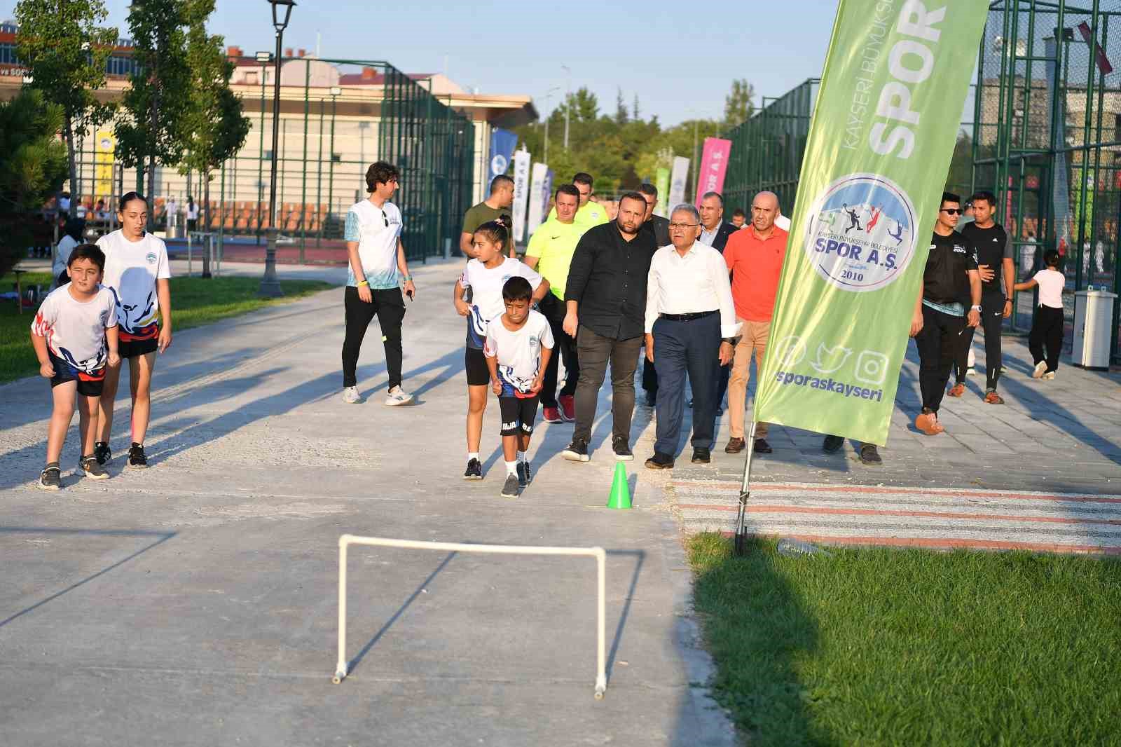 Spor okulları mezunlarını verdi
