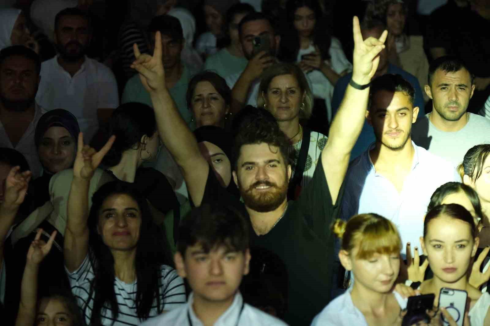 Ülkü Ocakları’ndan Ali Kınık konseri
