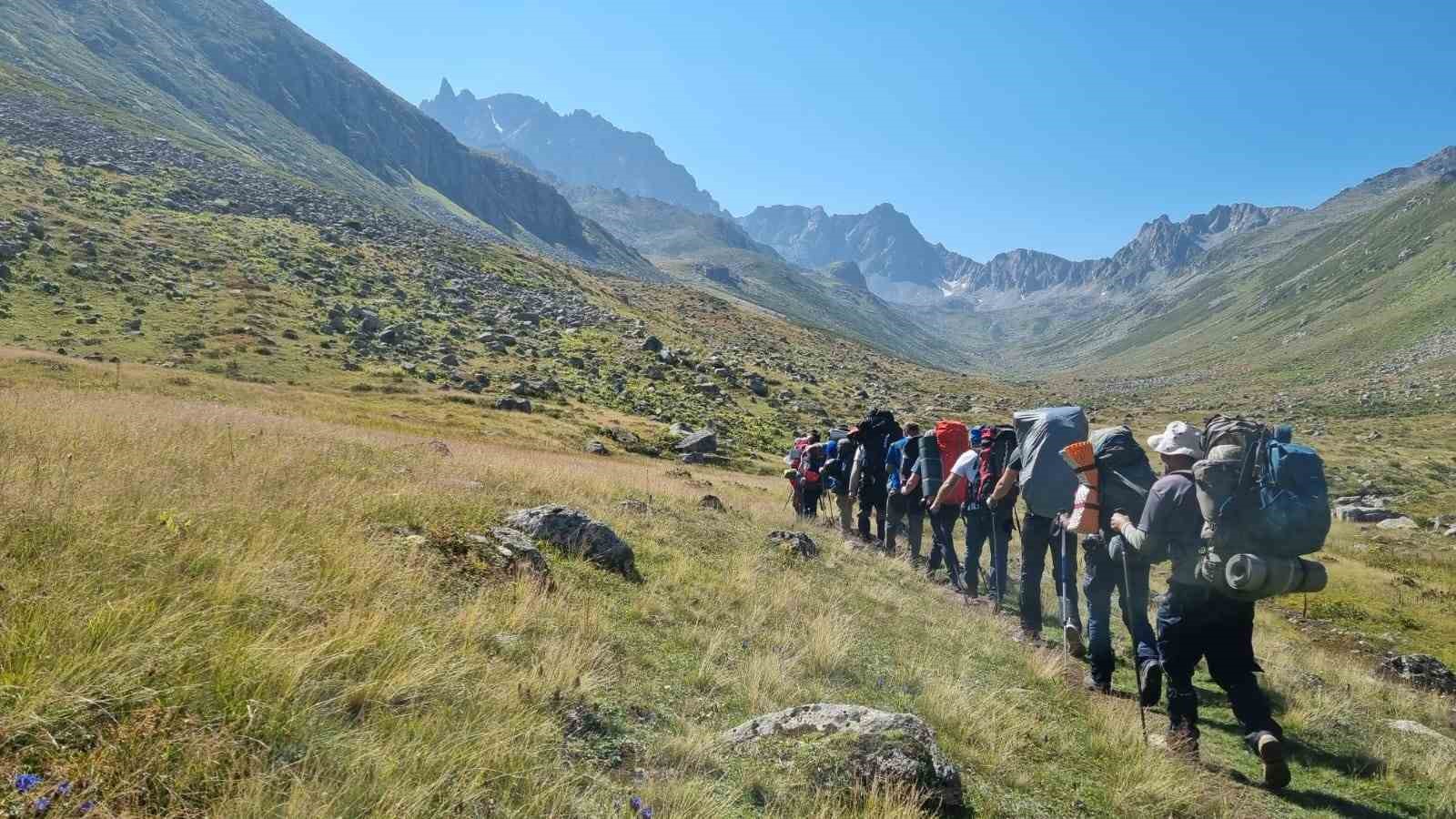 Kaçkar Dağı zirvesine tırmandılar
