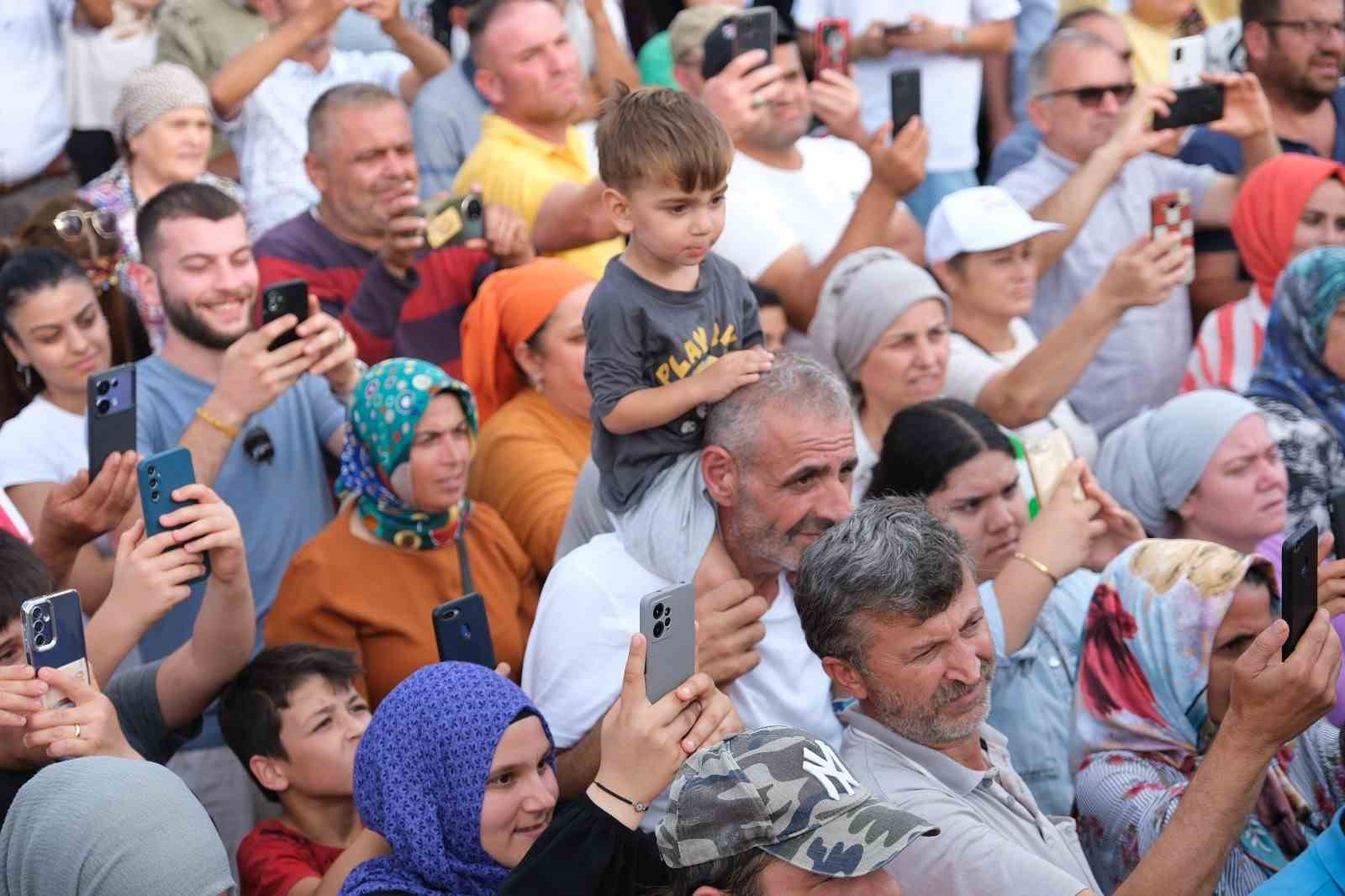 300 yıllık Karadede Panayırı’nda Hakkı Bulut rüzgarı
