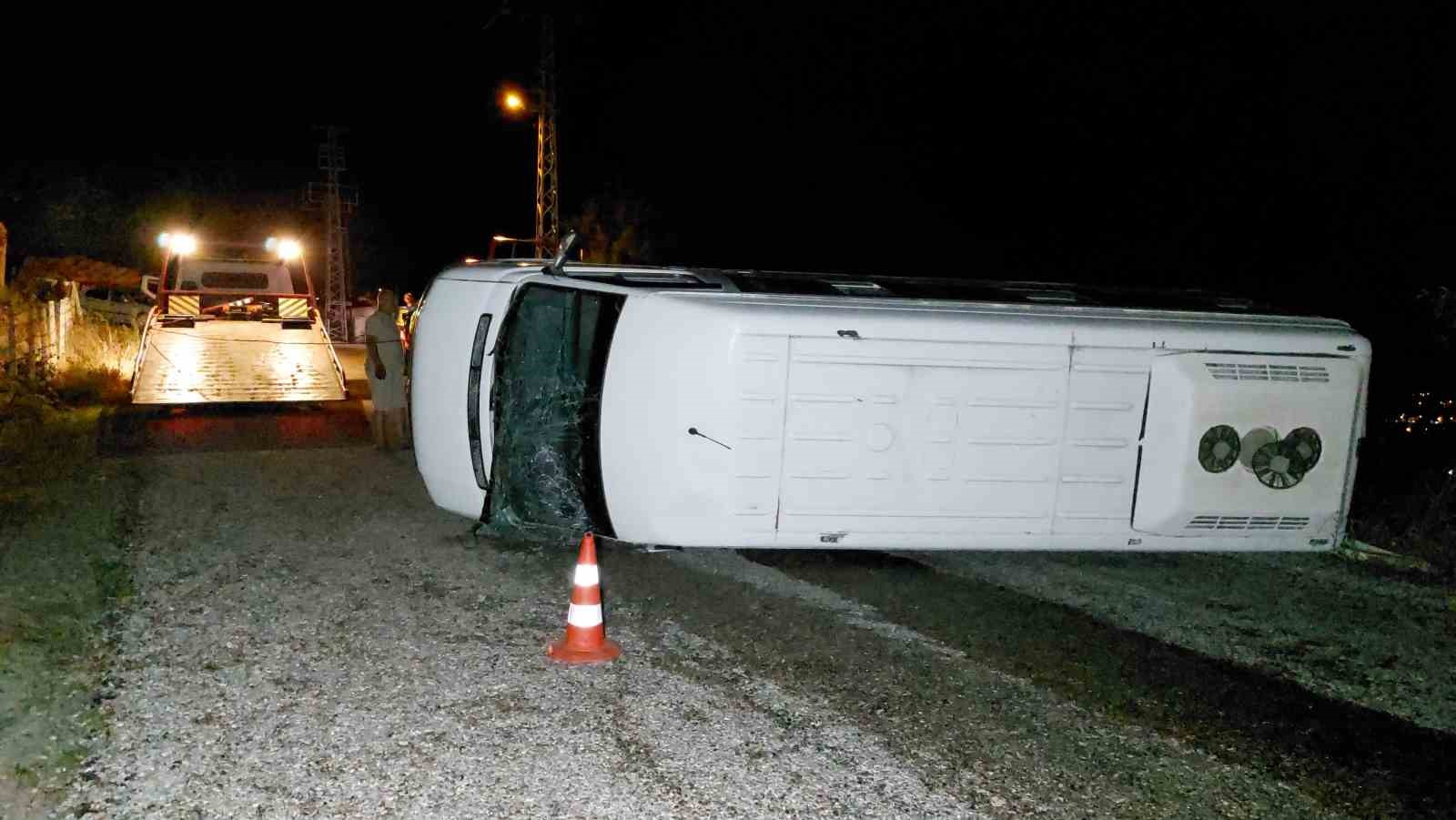 Samsun’da fındık işçilerini taşıyan minibüs devrildi: 18 yaralı
