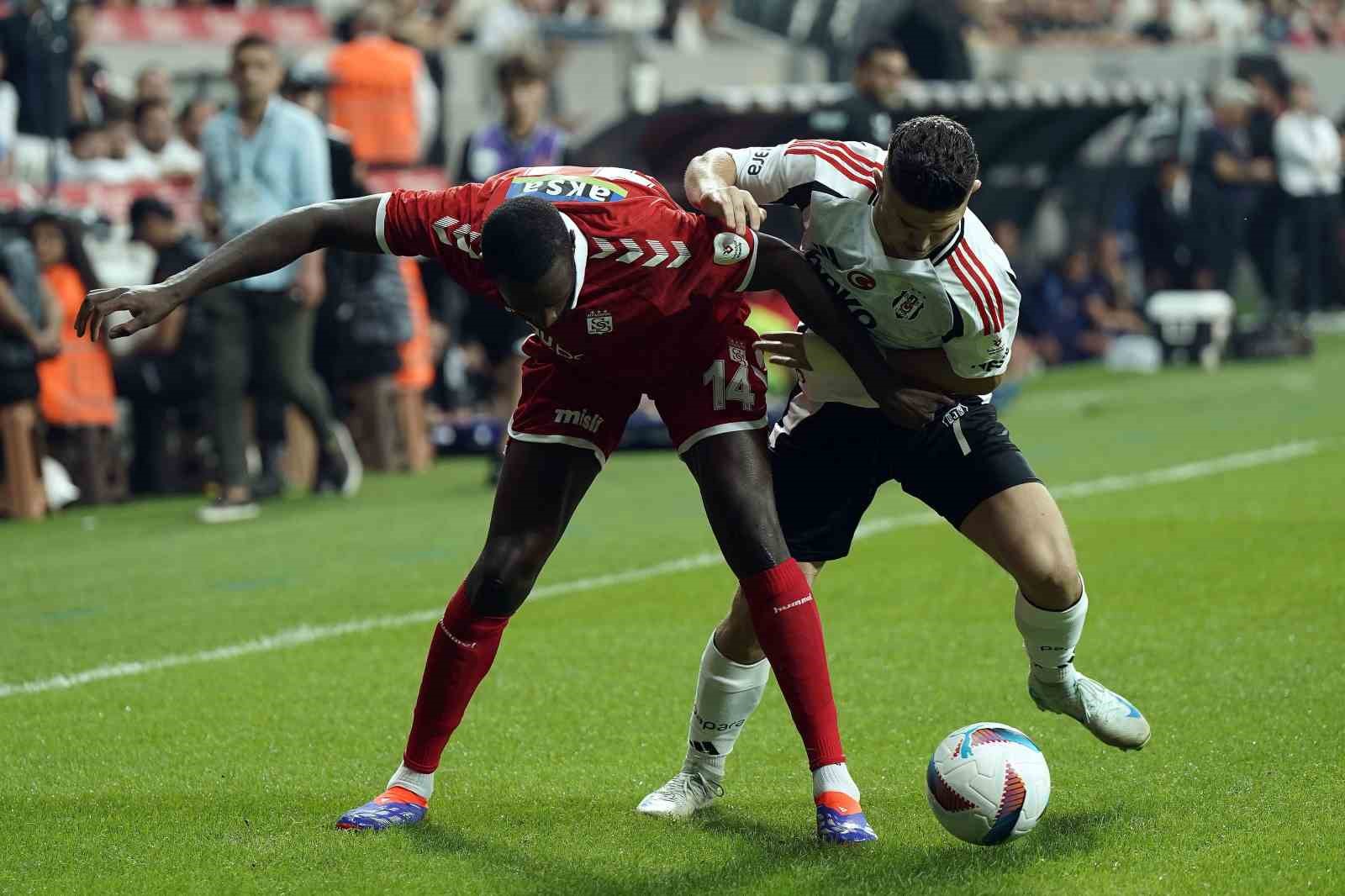 Trendyol Süper Lig: Beşiktaş: 0 - Sivasspor: 0 (Maç devam ediyor)
