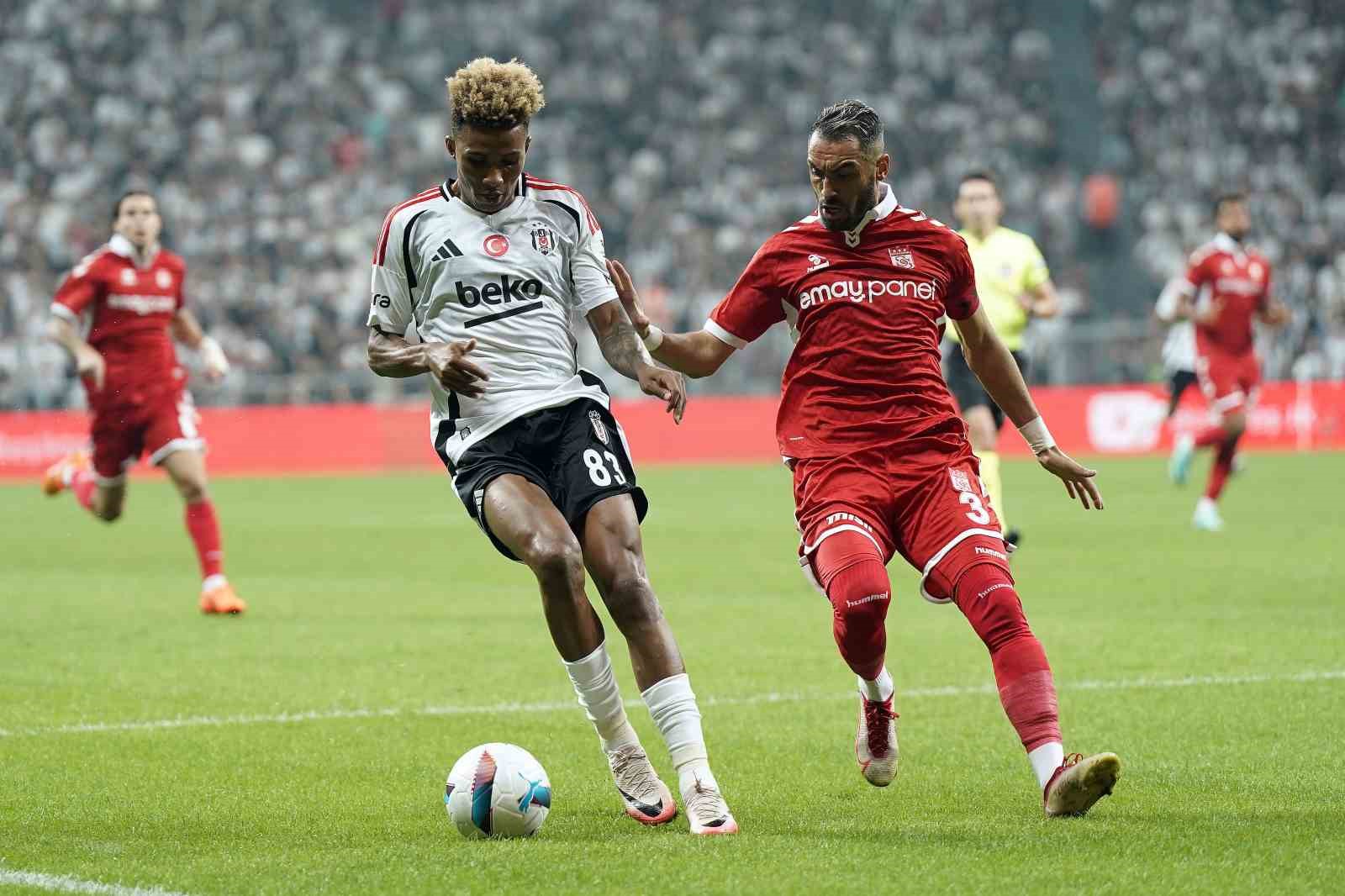 Trendyol Süper Lig: Beşiktaş: 1 - Sivasspor: 0 (İlk yarı)
