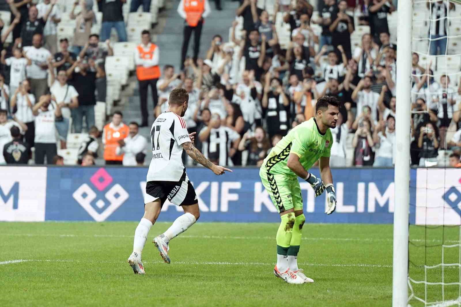 Trendyol Süper Lig: Beşiktaş: 1 - Sivasspor: 0 (İlk yarı)
