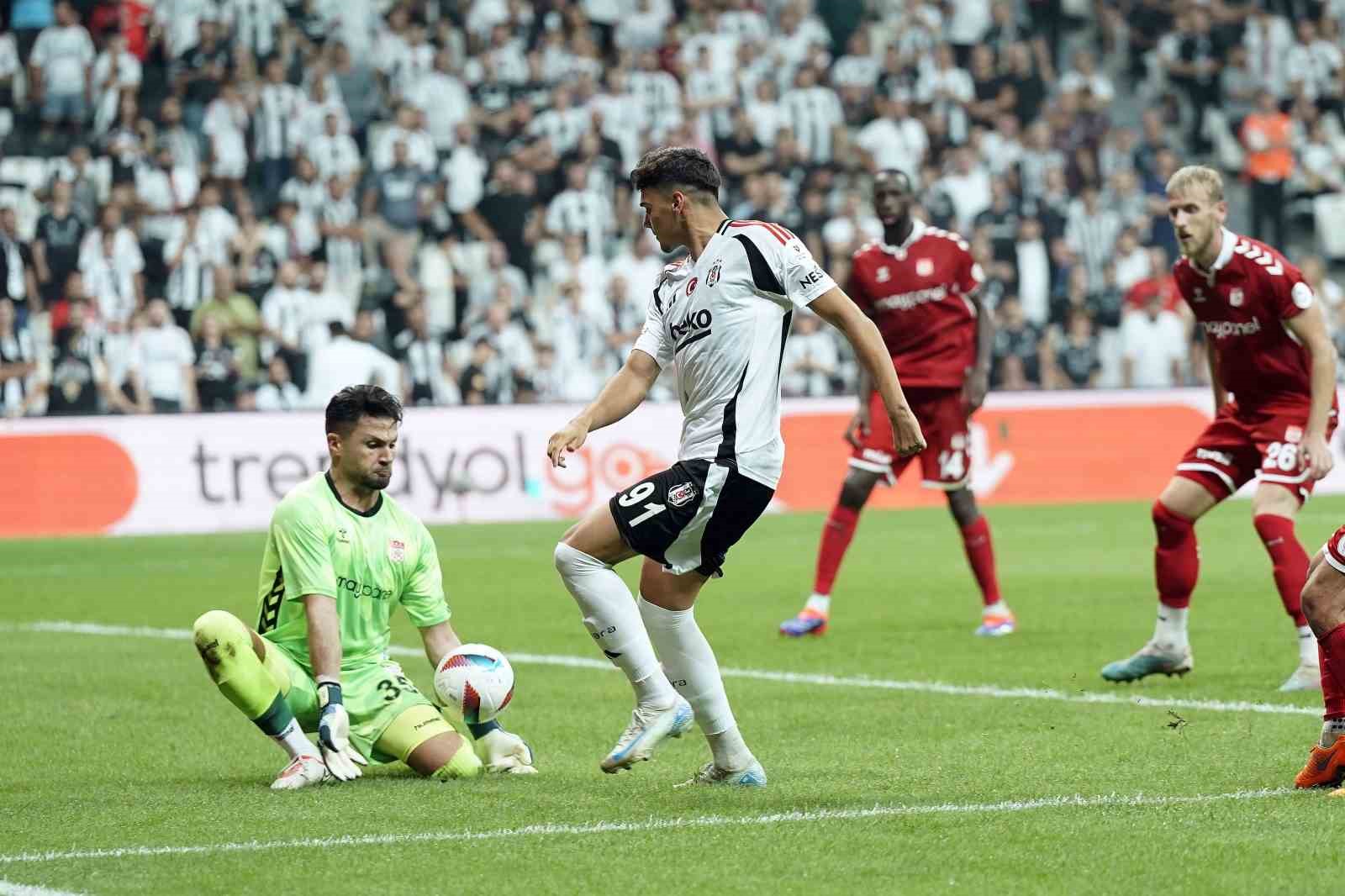 Trendyol Süper Lig: Beşiktaş: 2 - Sivasspor: 0 (Maç sonucu)
