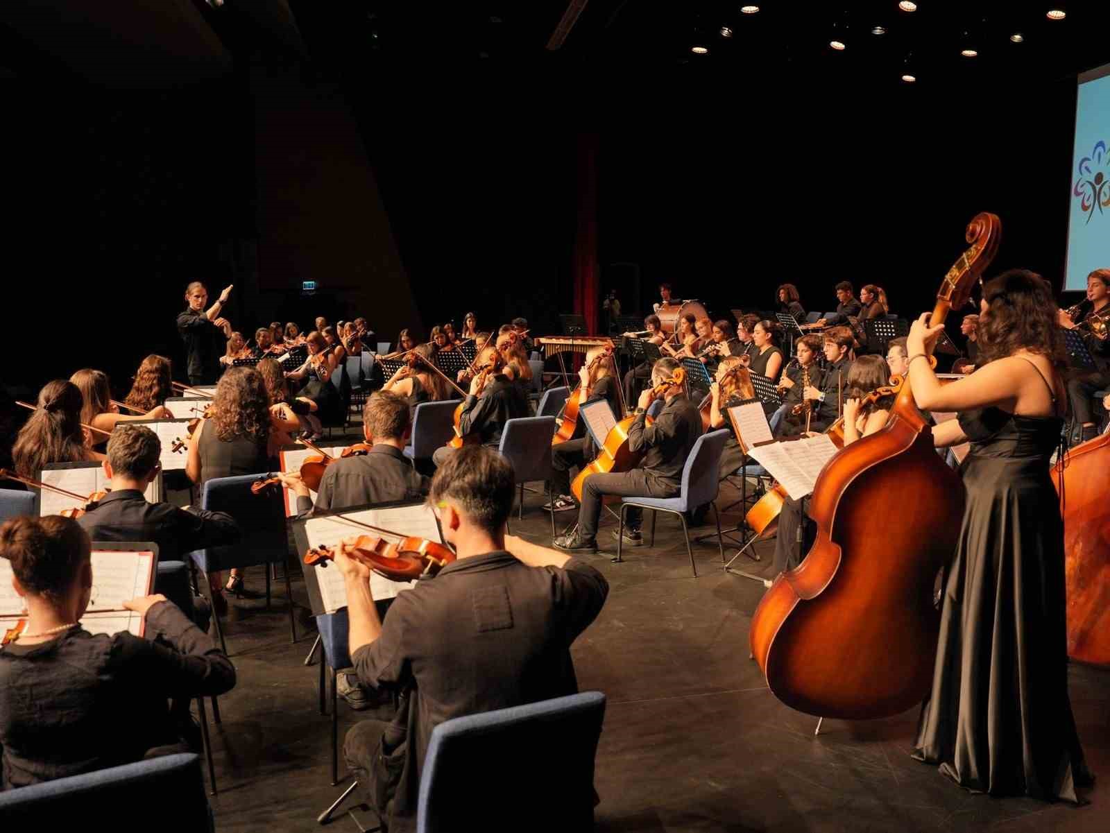 Barış için 2 ülkeden Ataşehir’de ortak konser: Dünyada ilk kez sahnelendi
