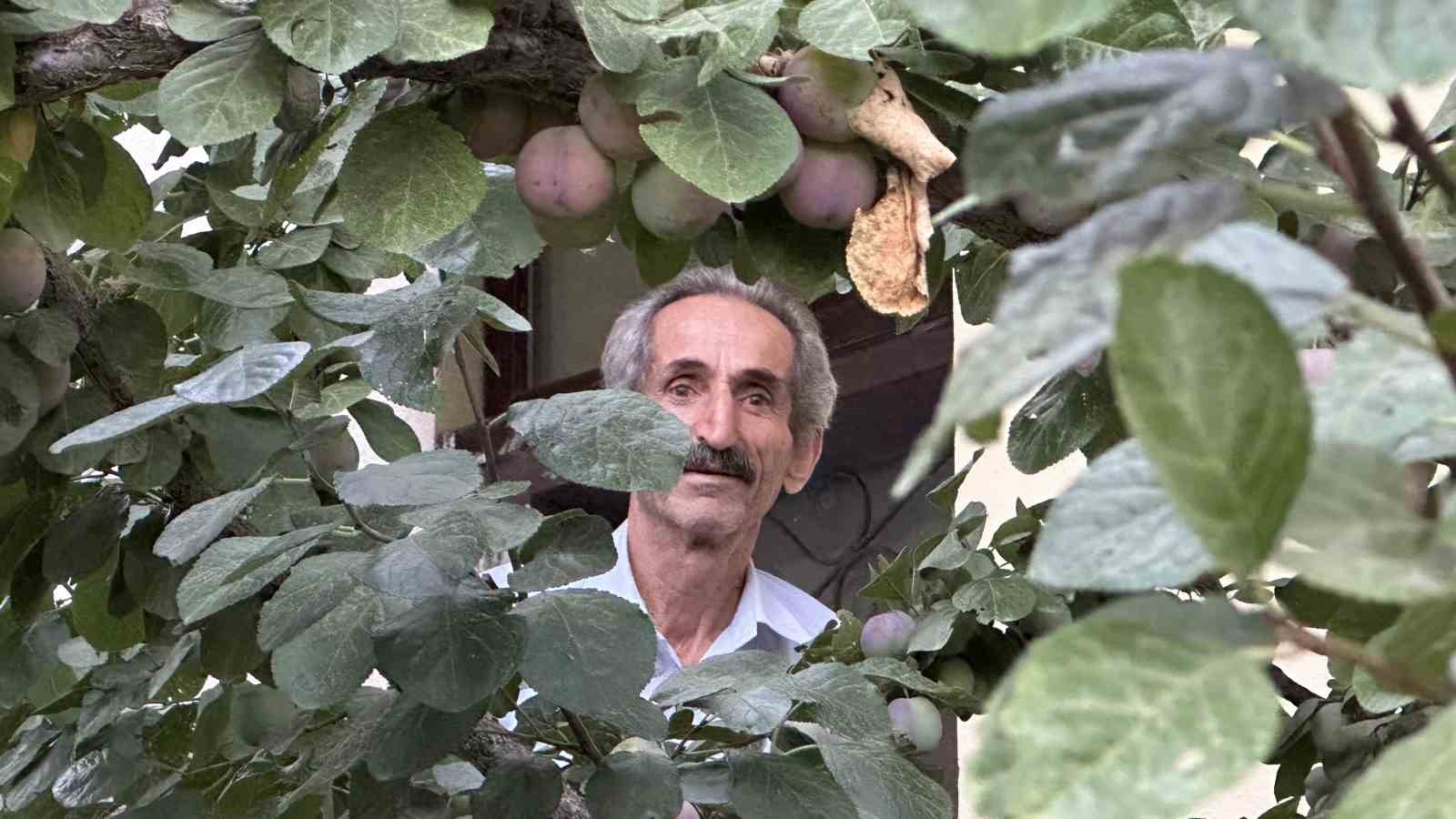 Çiftçi baba alın teriyle 4’ü doktor, 3’ü öğretmen, 2’si mimar, 1’i mühendis 10 çocuk yetiştirdi
