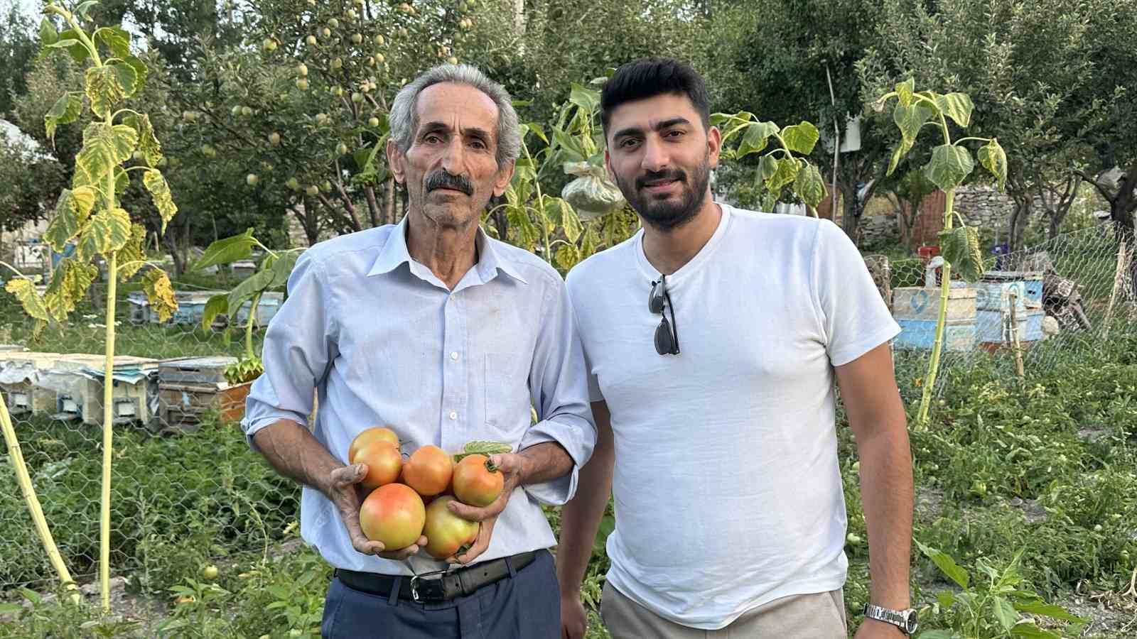 Çiftçi baba alın teriyle 4’ü doktor, 3’ü öğretmen, 2’si mimar, 1’i mühendis 10 çocuk yetiştirdi
