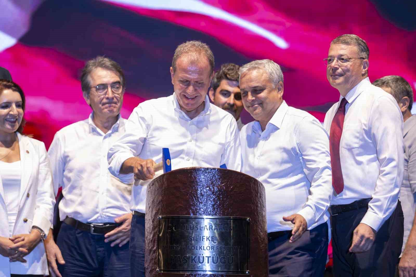 Seçer, ’51. Uluslararası Silifke Müzik ve Folklor Festivali’ne katıldı
