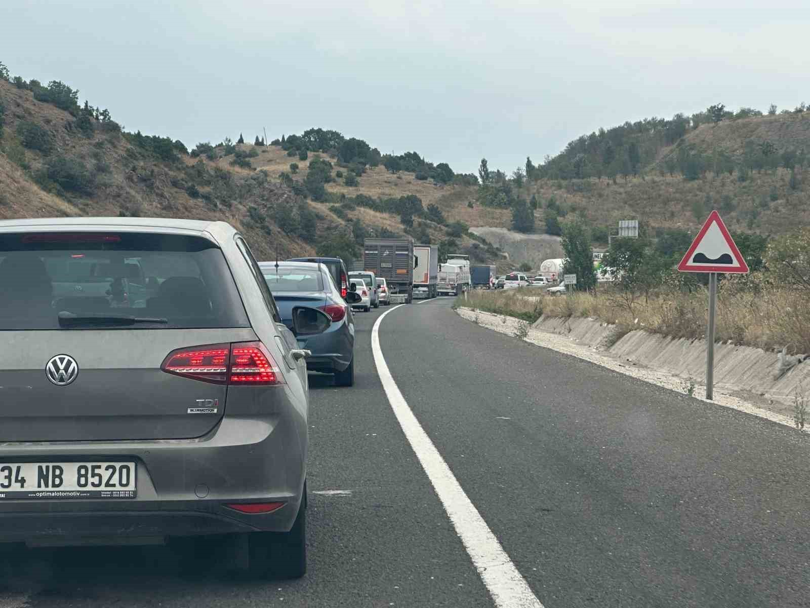 Bilecik’te bitmeyen yol çalışması sürücüleri çileden çıkardı
