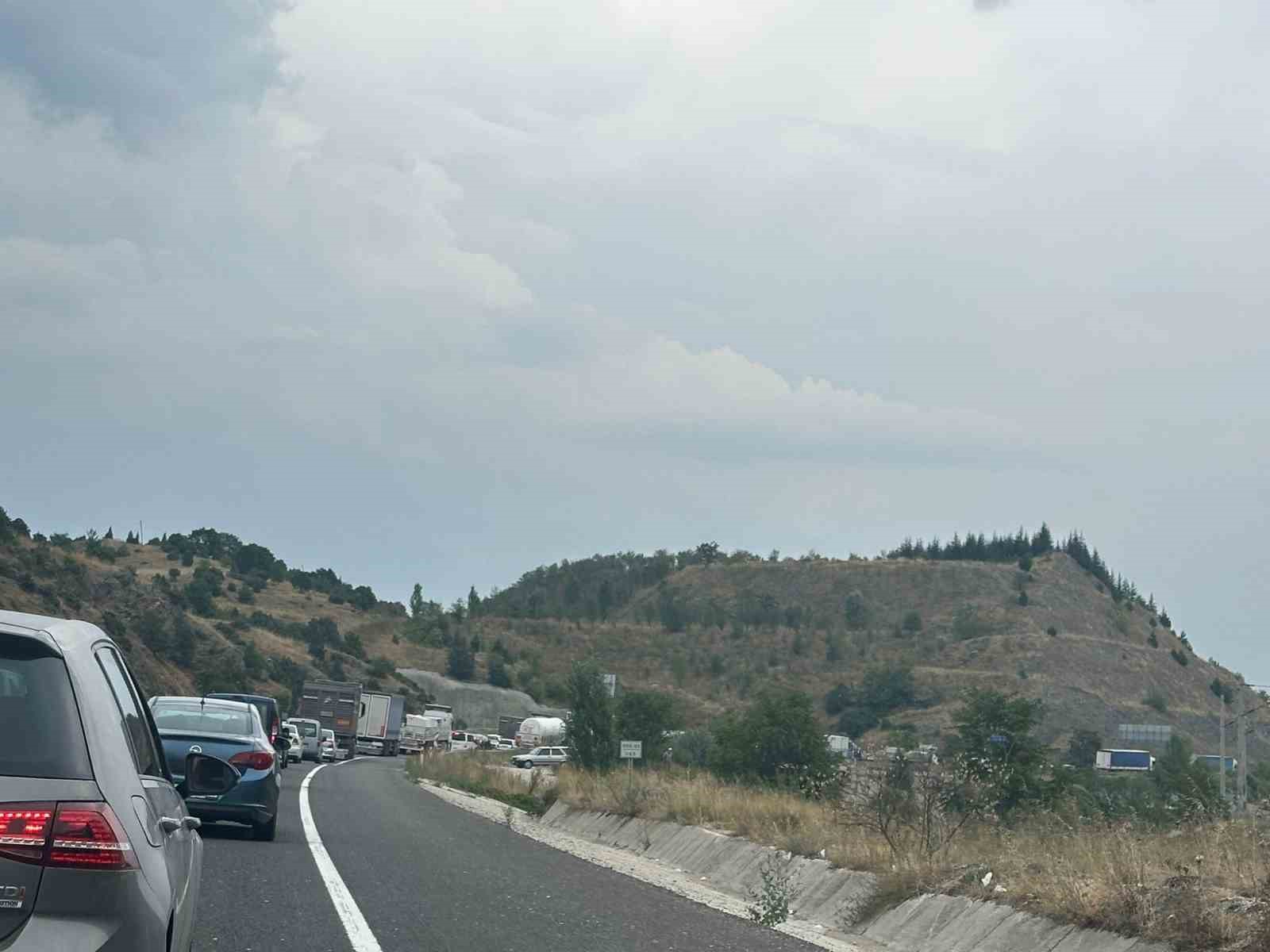 Bilecik’te bitmeyen yol çalışması sürücüleri çileden çıkardı
