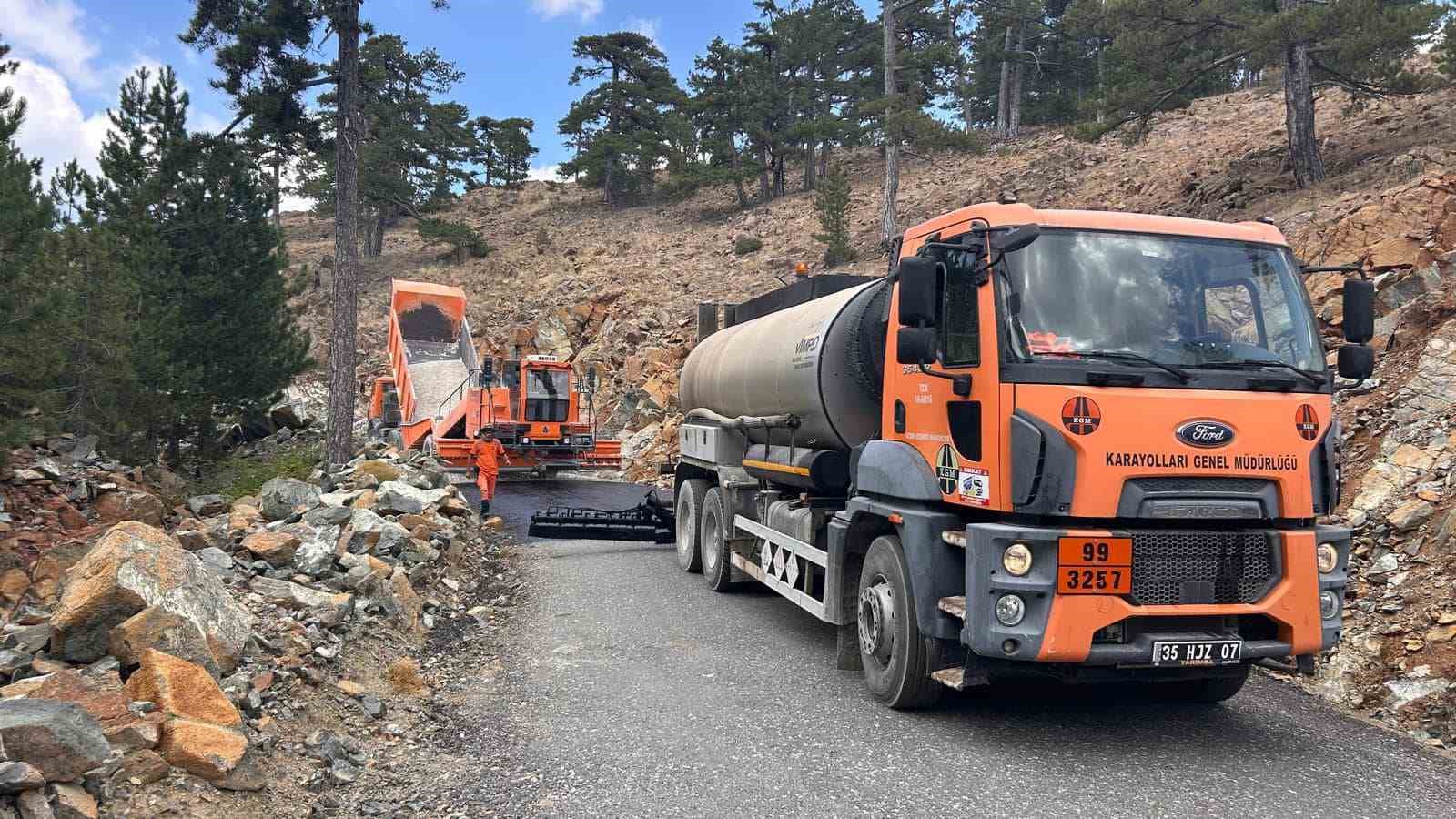 Beyağaç Topuklu Yaylası tozdan çamurdan kurtuldu
