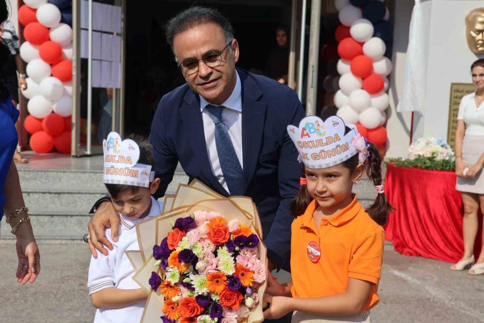 İzmir’de miniklere ilk zil ‘uyum’ için çaldı
