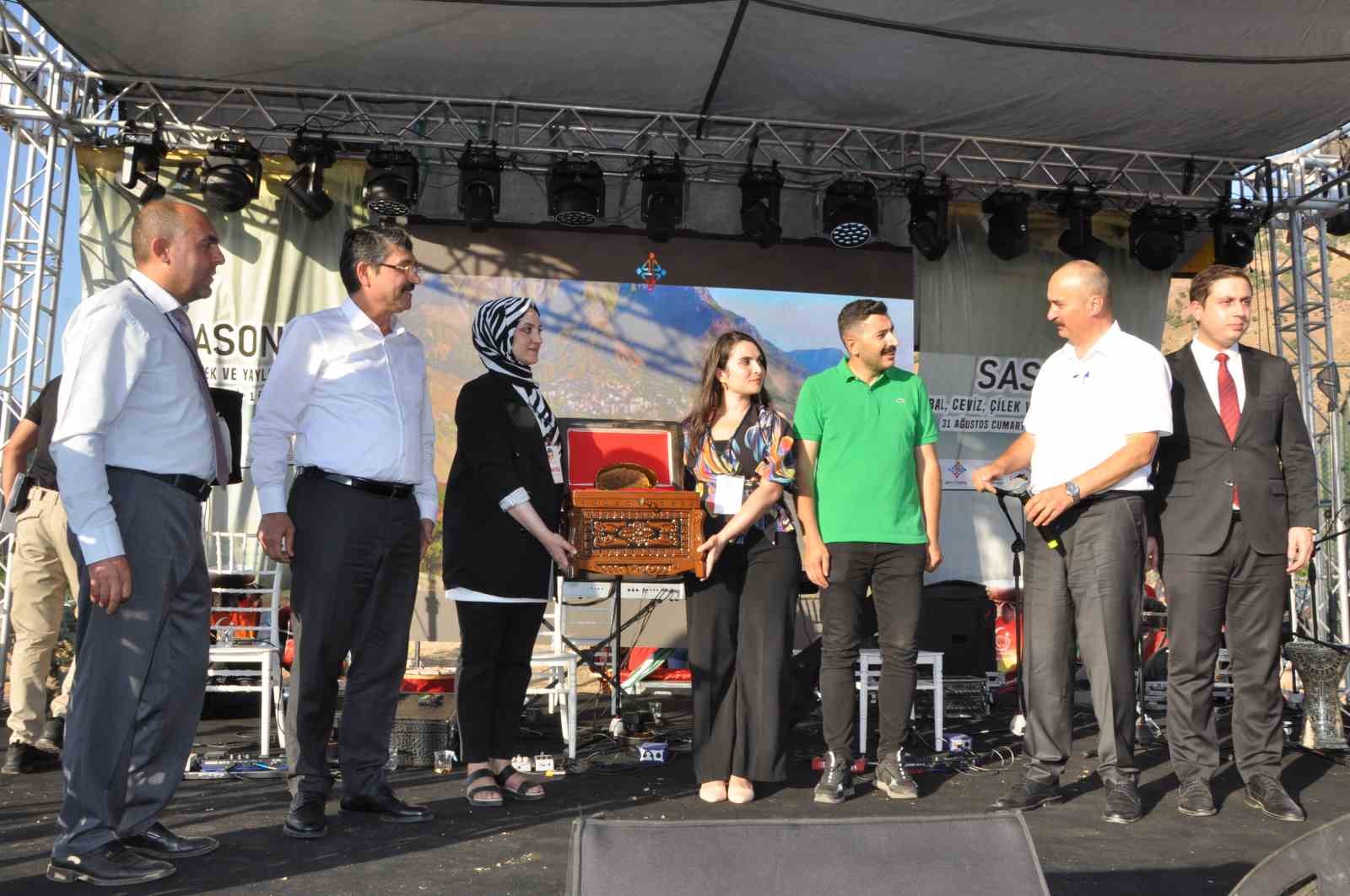 Mereto Dağı eteklerindeki Bal, Ceviz, Çilek ve Yayla Festivali yoğun ilgi gördü
