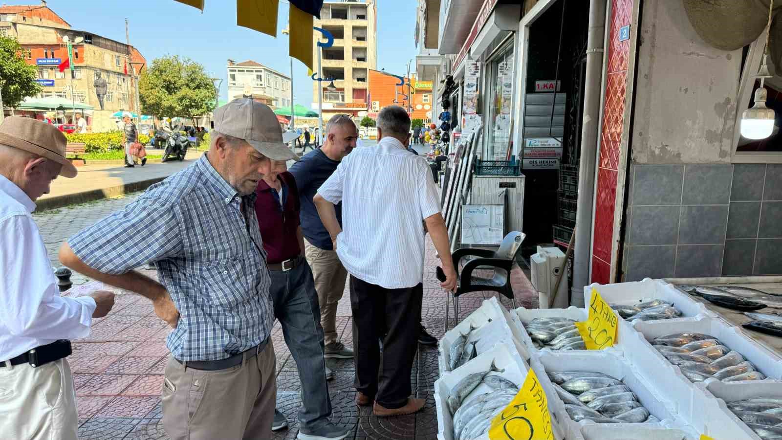 Av yasağı bitti, tezgahlar palamutla doldu
