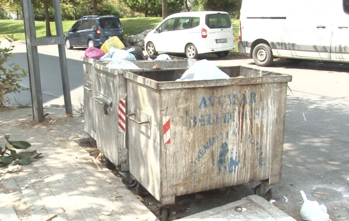 İstanbul’da çöp konteyneri içinde yeni doğmuş erkek bebek bulundu
