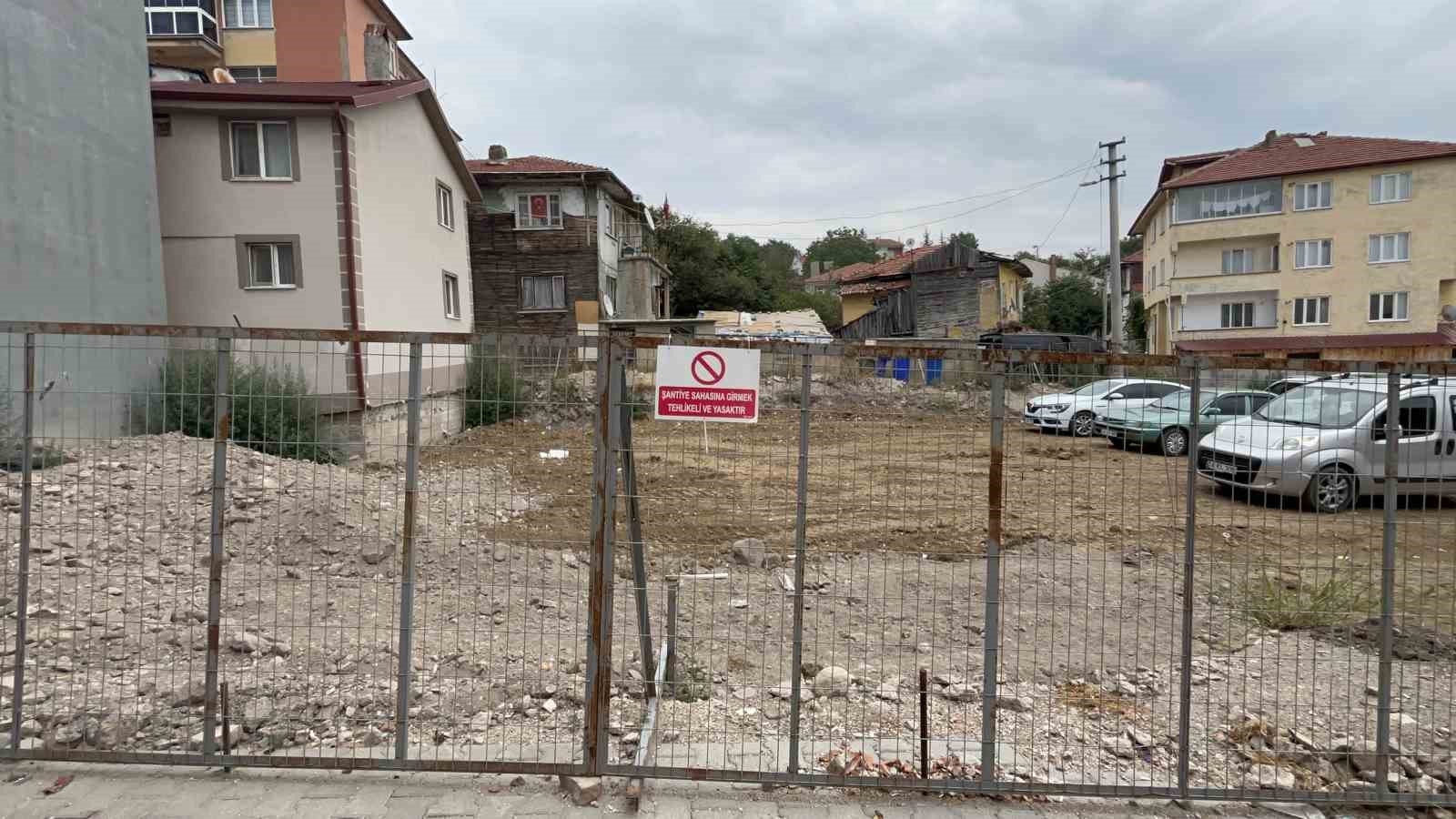 Tarihi hamam kalıntısının üstü kapatıldı, otopark oldu
