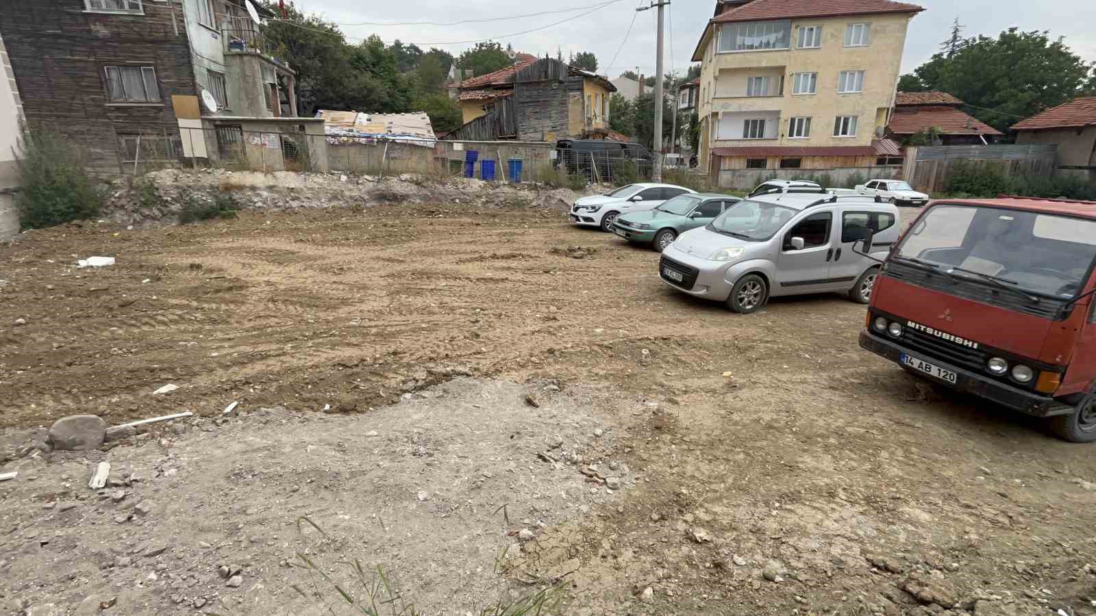 Tarihi hamam kalıntısının üstü kapatıldı, otopark oldu
