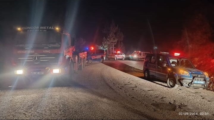 Denizli’ye gelen otomobil şarampole düştü: 1 ölü, 3 yaralı
