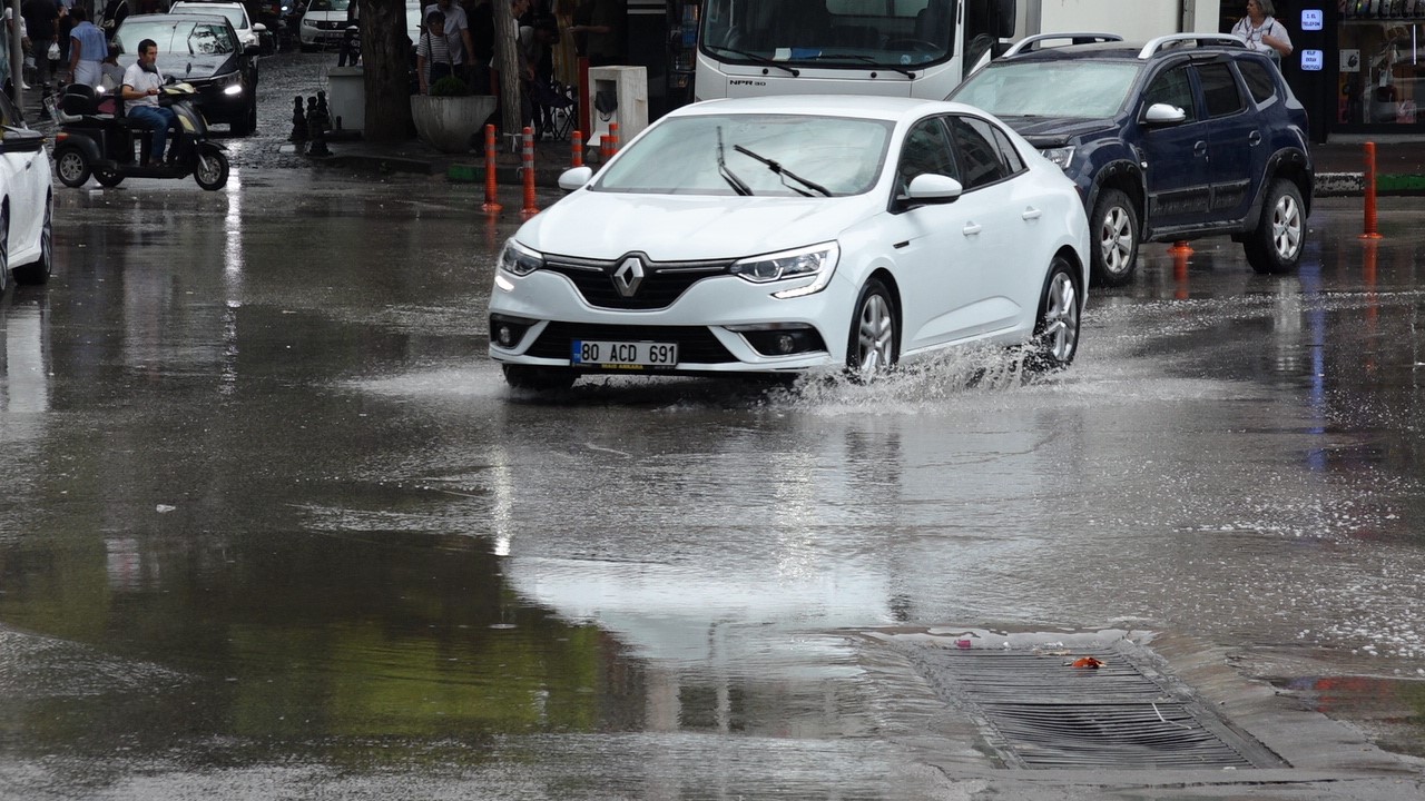 Kırklareli’nde sağanak yağış etkili oldu
