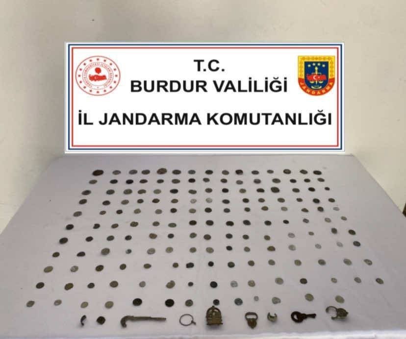 Burdur’da ağustos ayı kaçakçılık ve uyuşturucu operasyonunda 2 şüpheli tutuklandı
