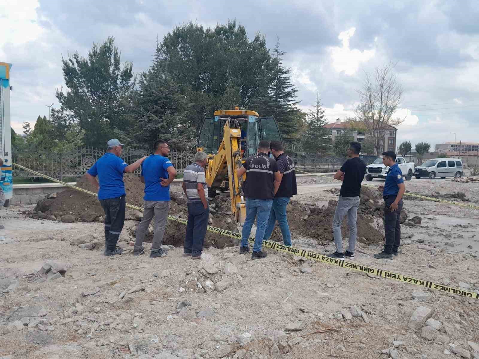 Yıkım çalışması yapılan alanda kemikler bulundu
