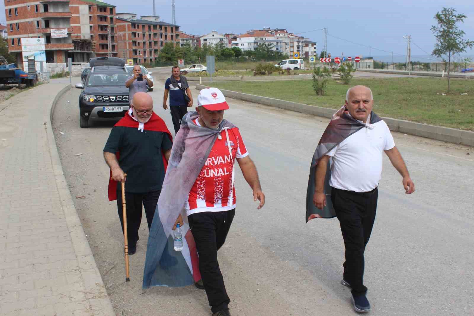 ’Yol’ için Sinop Valiliği’ne yürüyorlar
