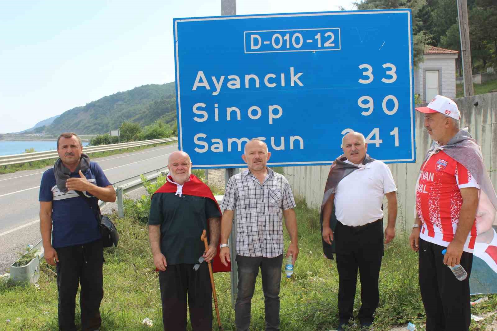 ’Yol’ için Sinop Valiliği’ne yürüyorlar
