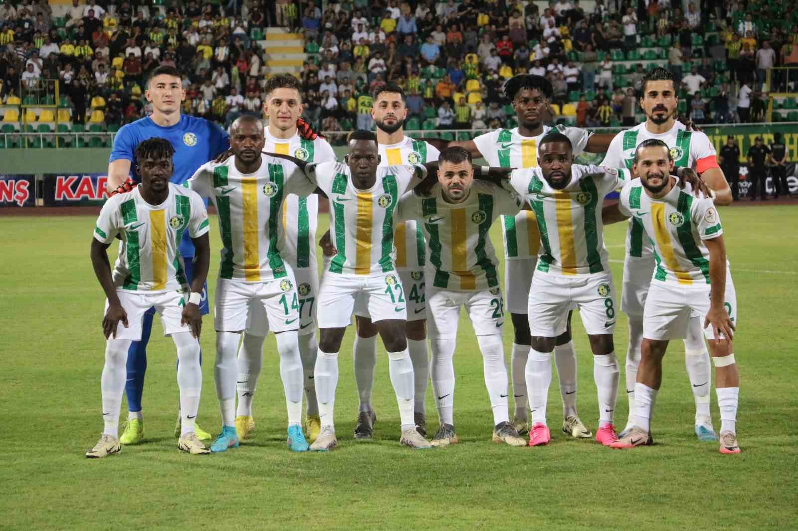 Trendyol 1. Lig: Amed Sportif Faaliyetler: 0 - Kocaelispor: 0 (Maç devam ediyor)
