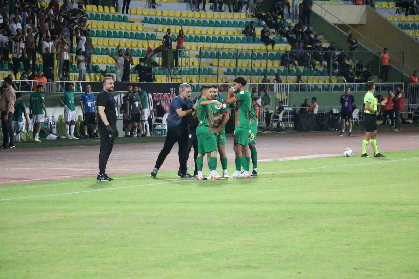 Trendyol 1. Lig: Amed Sportif Faaliyetler: 0 - Kocaelispor: 0 (Maç devam ediyor)
