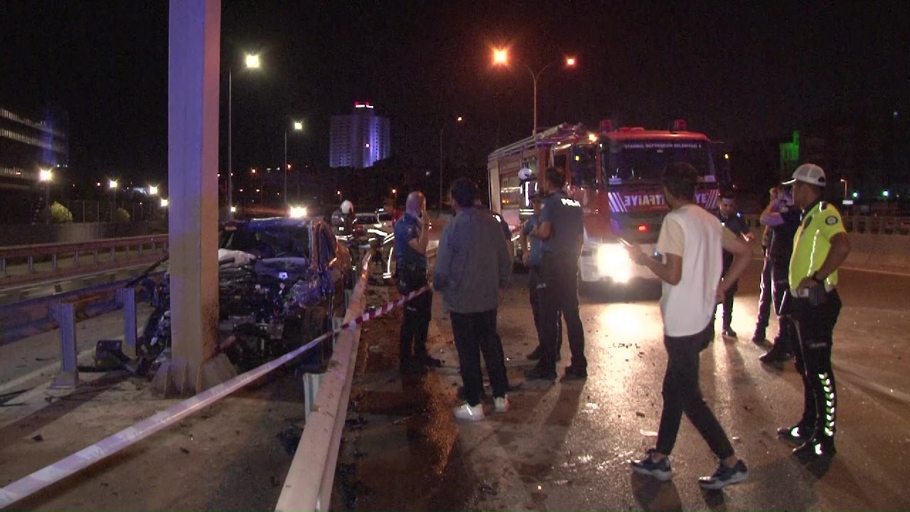 Pendik’te otomobil sürücüsü refüje girdi: 1 ağır yaralı
