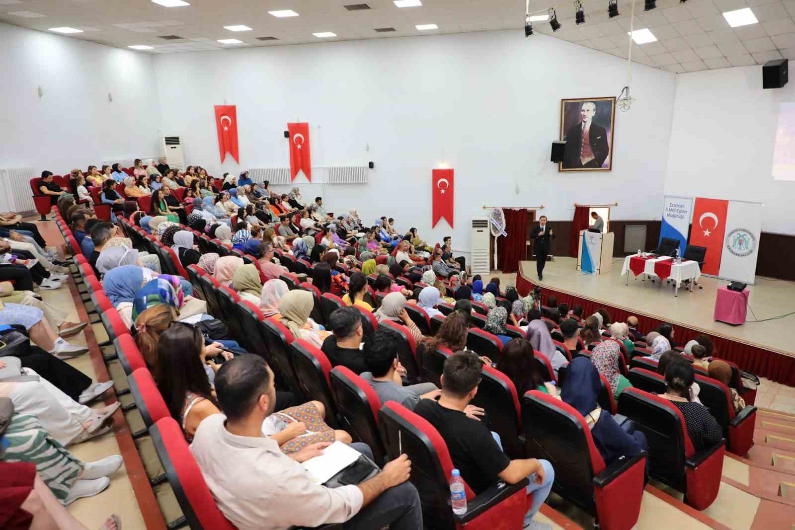 Erzincan’da okul öncesi öğretmenleriyle toplantı yapıldı
