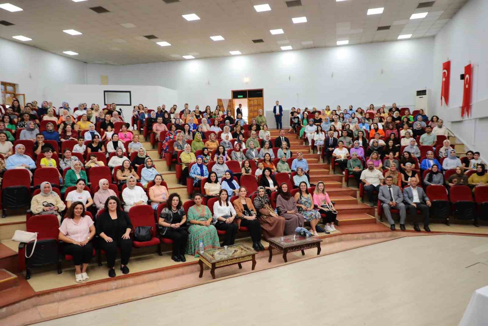 Erzincan’da okul öncesi öğretmenleriyle toplantı yapıldı
