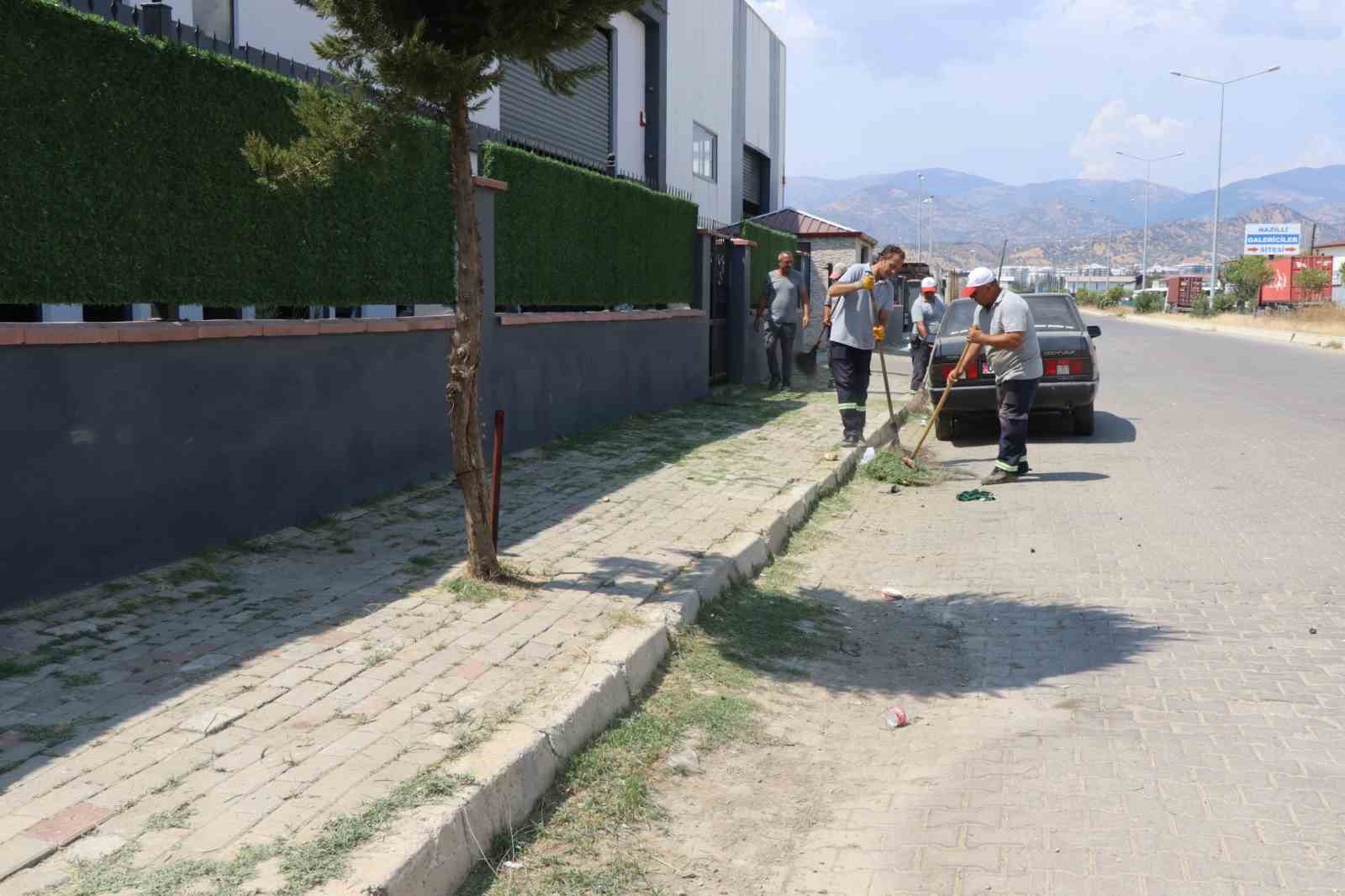 Nazilli Belediyesi temizlik çalışmalarını sürdürüyor
