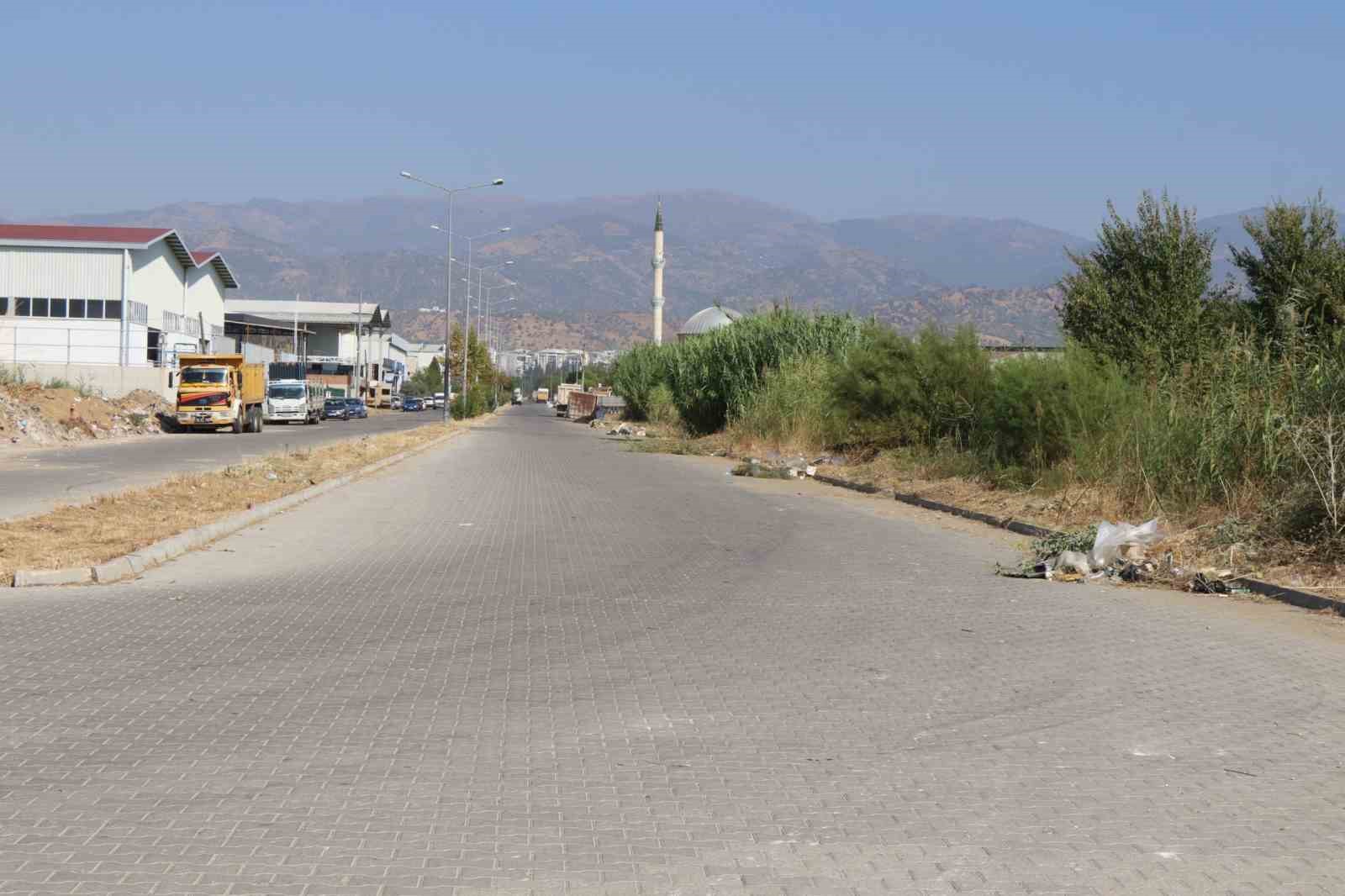 Nazilli Belediyesi temizlik çalışmalarını sürdürüyor
