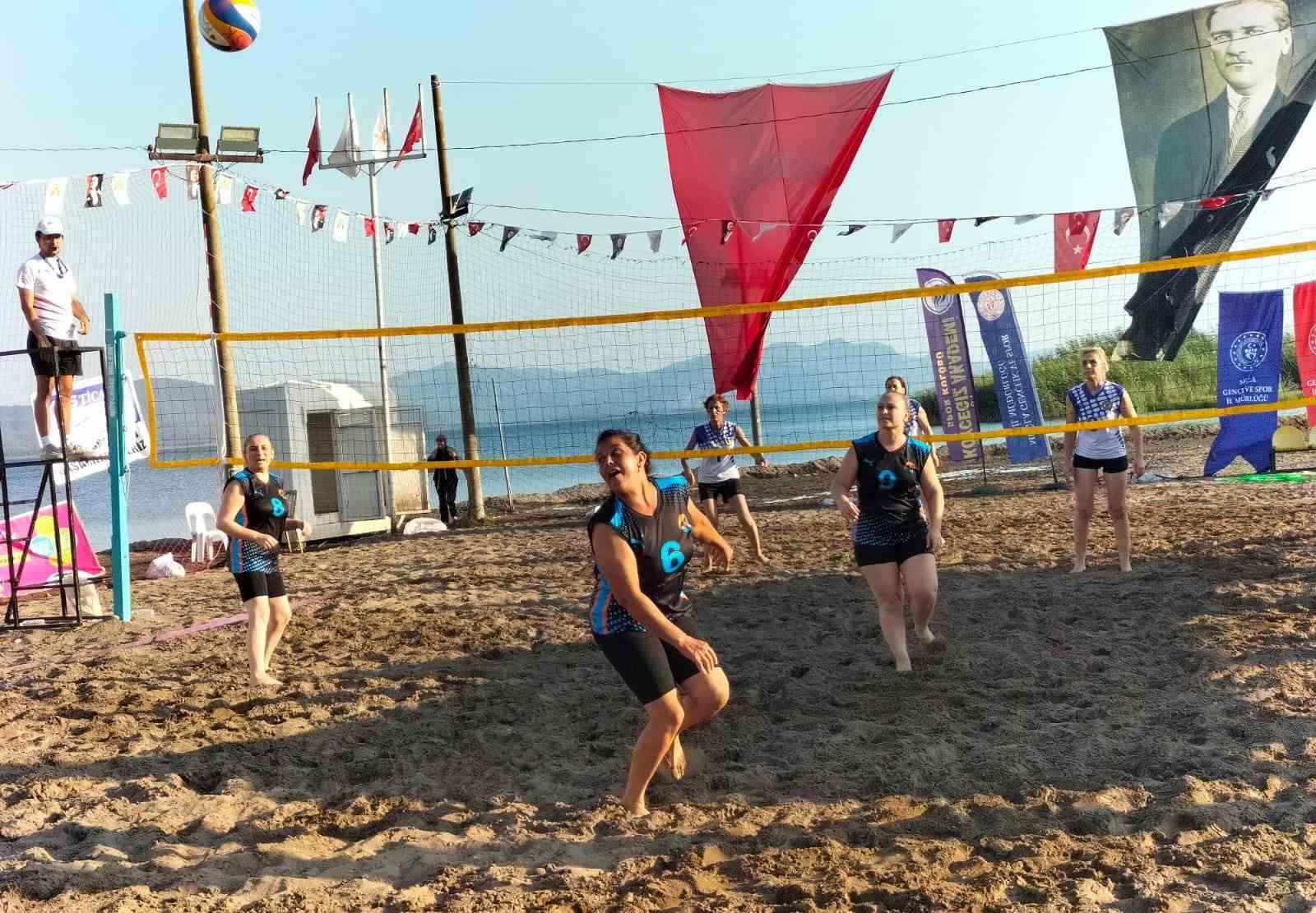 Köyceğiz’de Plaj Voleybolu Turnuvası ödül töreni ile sona erdi
