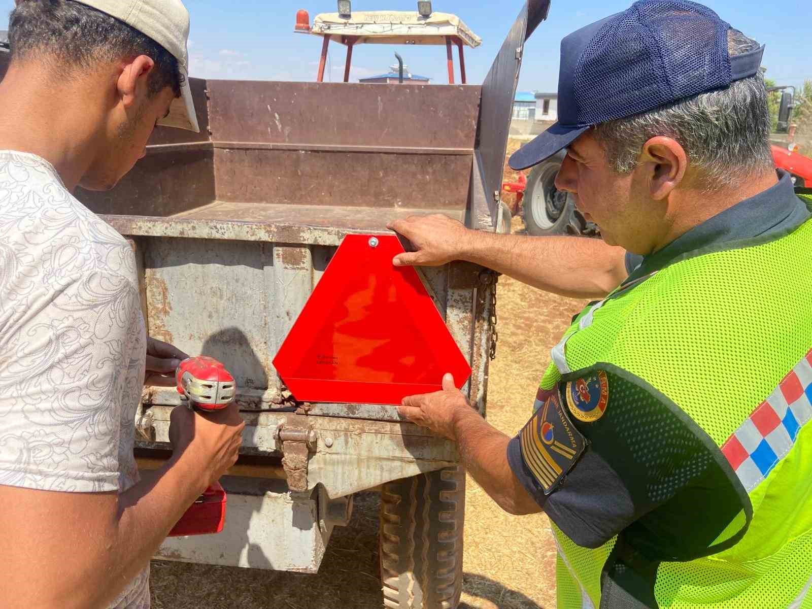 Trafik jandarmasından güvenli trafik eğitimi
