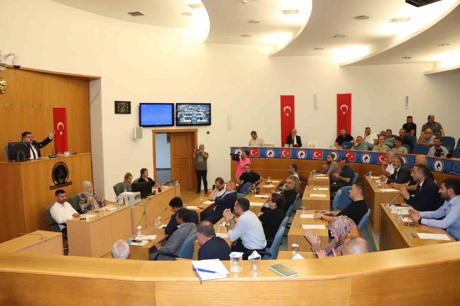 Düzce Belediye meclisi 21 gündem maddesini görüştü
