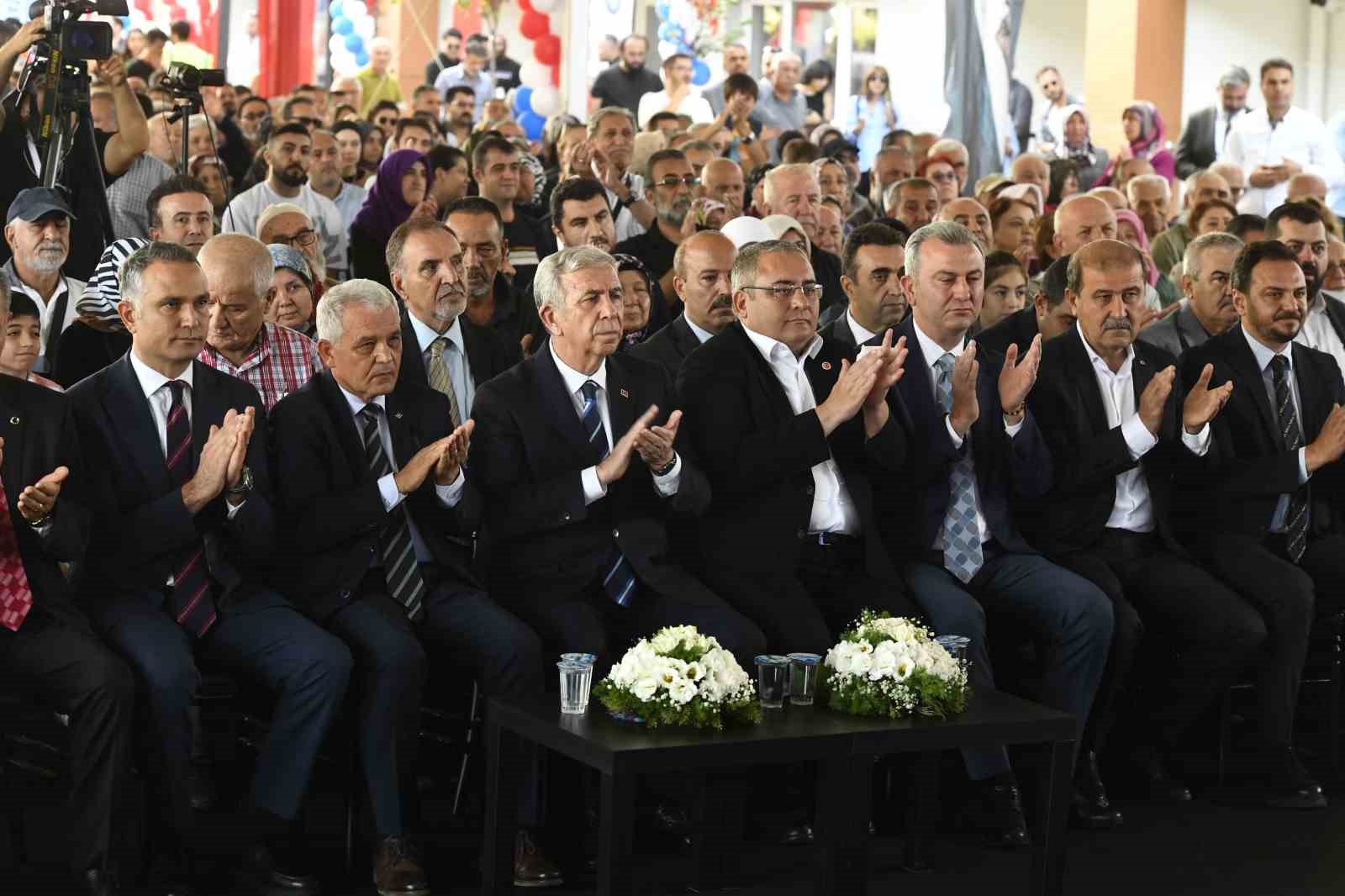 Ankara’da 252 konut için tapu dağıtım ve anahtar teslim töreni düzenlendi
