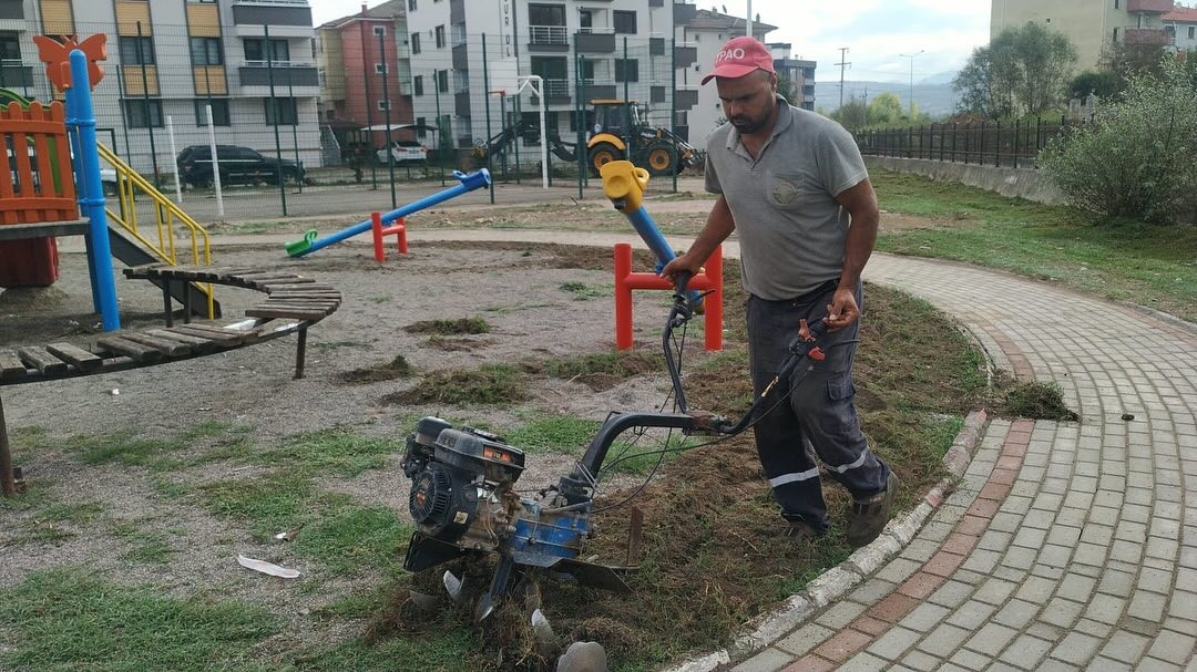 Bartın’da parklara kış bakımı
